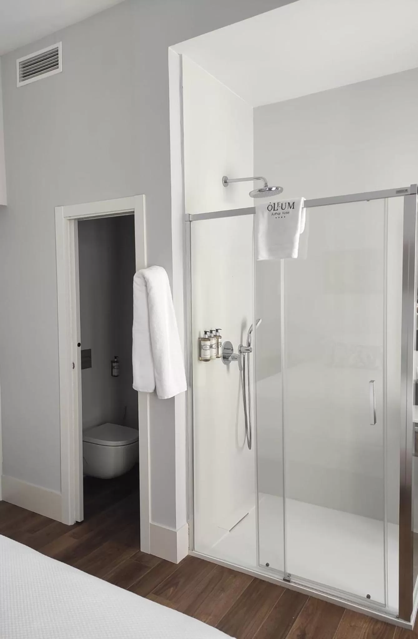 Bathroom in Hotel Oleum - Parking Gratuito bajo disponibilidad y reserva previa