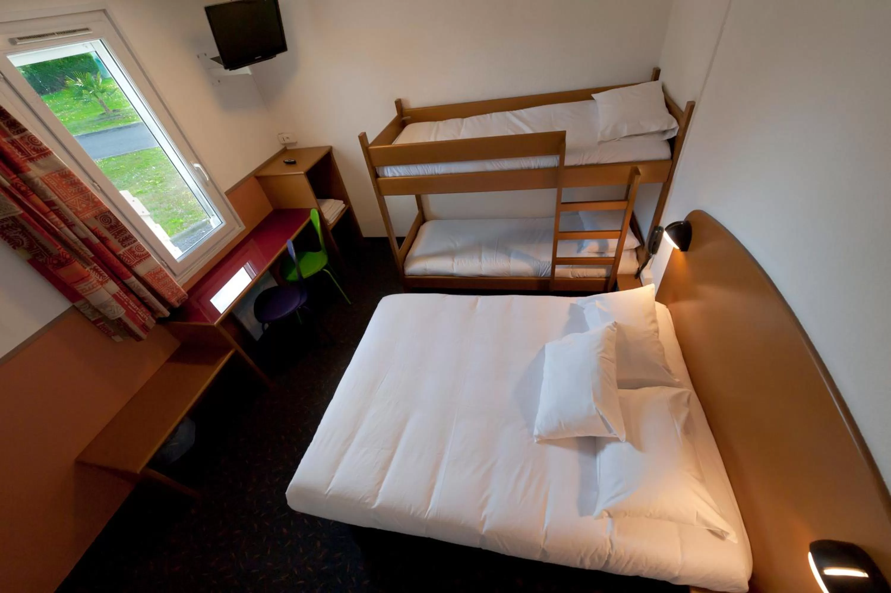 Bed in Quick Palace Pau Zénith