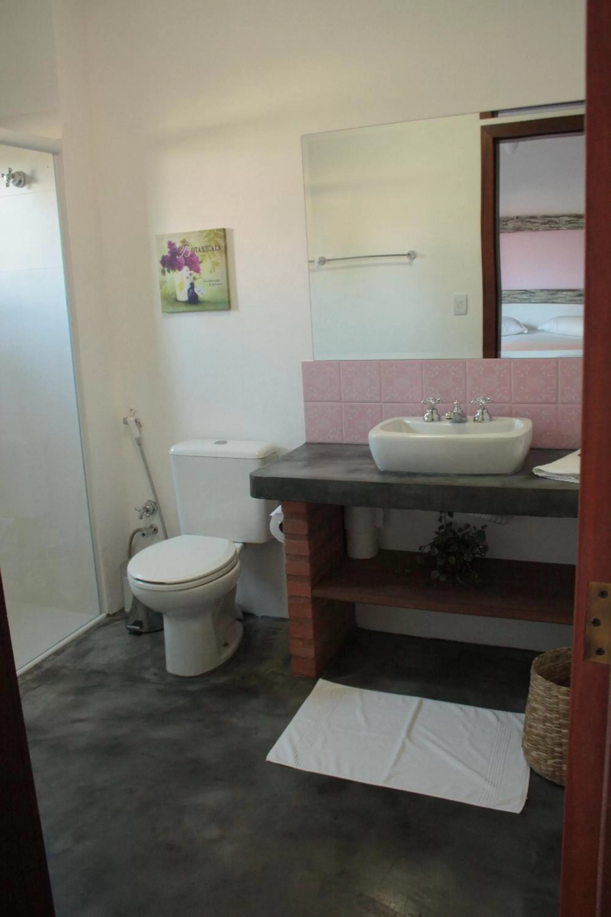 Toilet, Bathroom in Pousada Vila Rosada