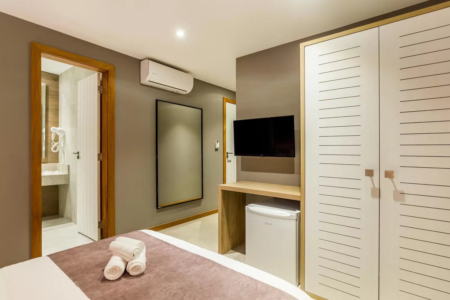 TV/Entertainment Center in Bravo Pousada Design