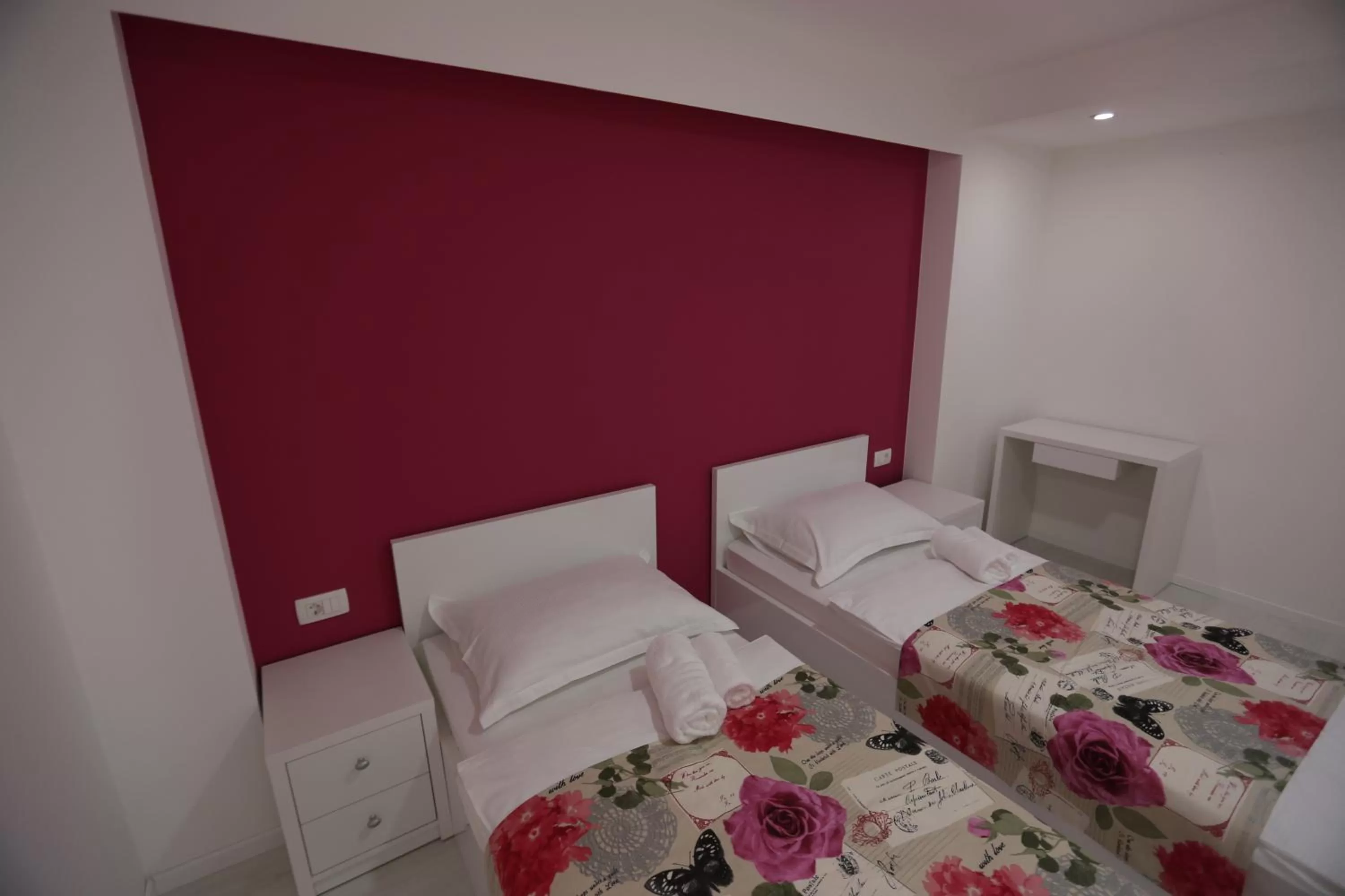 Photo of the whole room, Bed in Villa Flowers