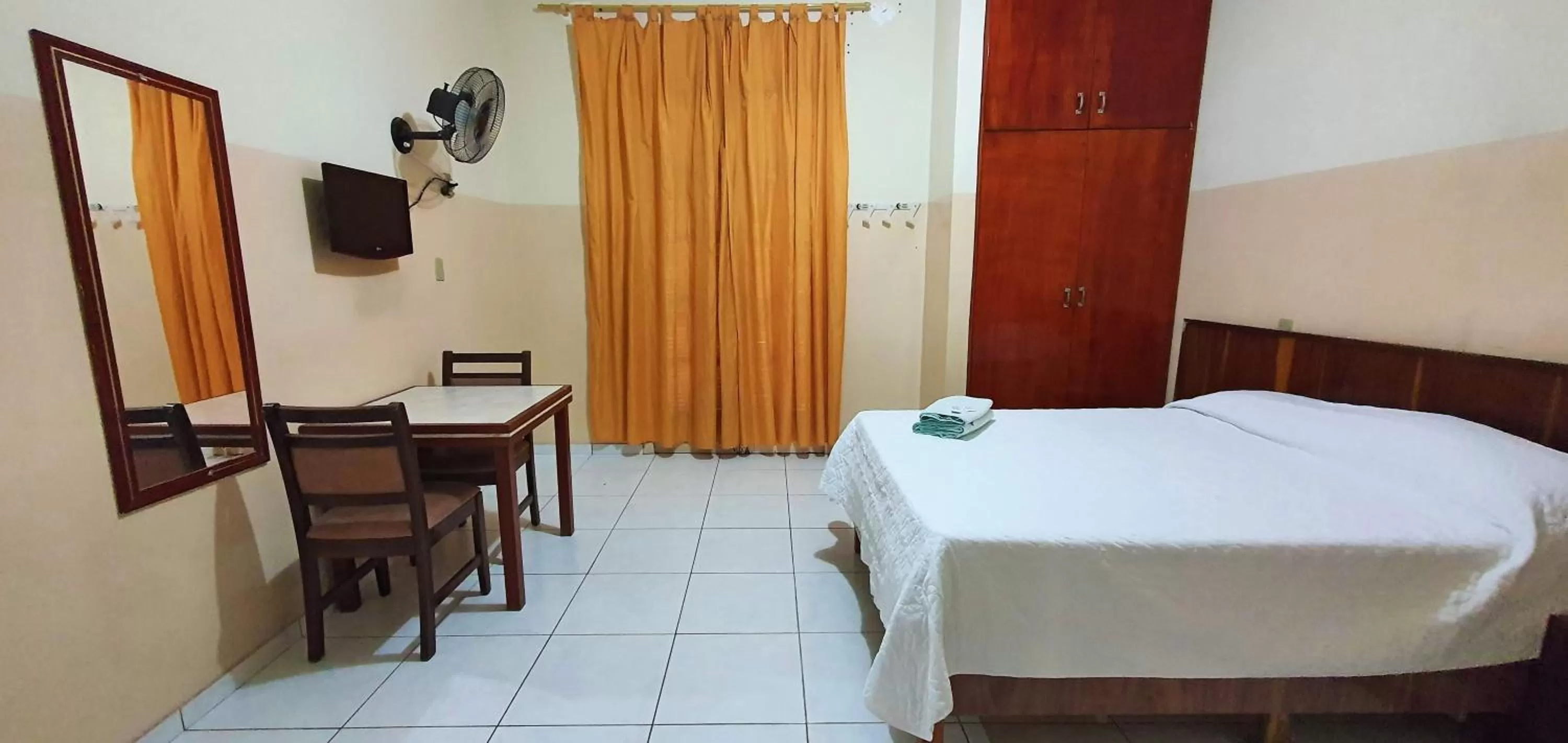 Bedroom in Hotel Plaza Olido