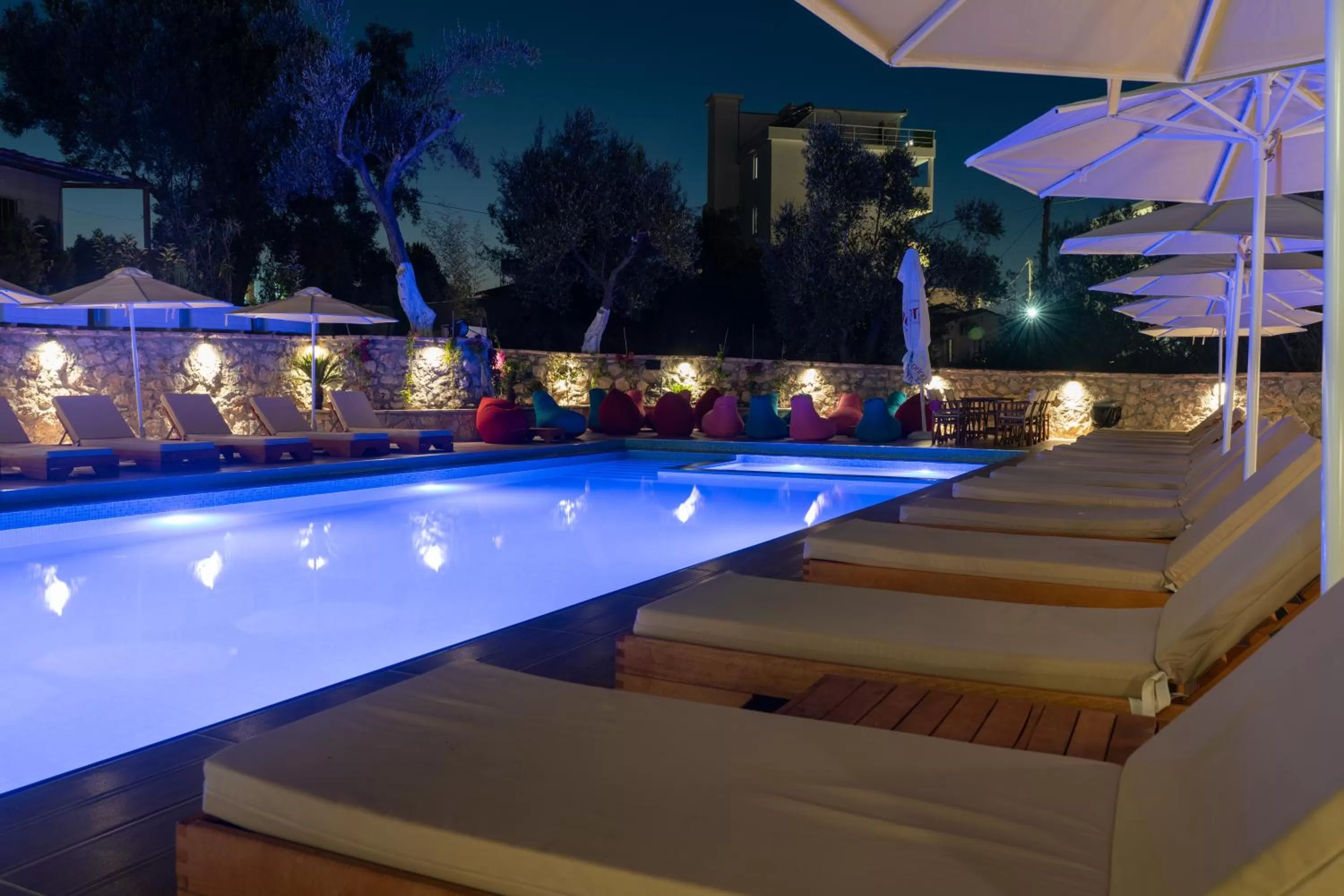 Night, Swimming Pool in Hotel Memaj