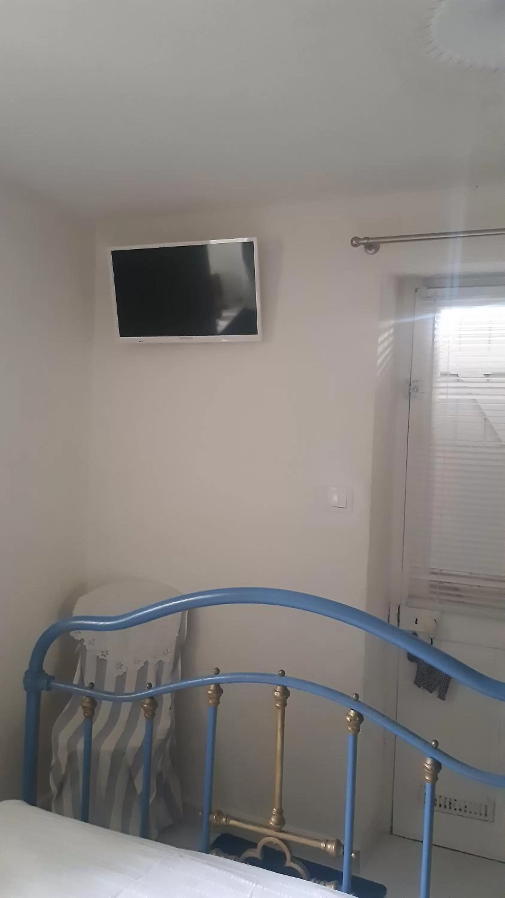 TV and multimedia, TV/Entertainment Center in le buisson de la gariole ,chambre rhétaise