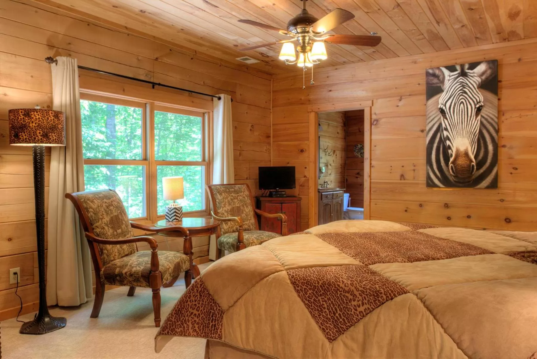 View (from property/room), Bed in Lazy Bear Lodge