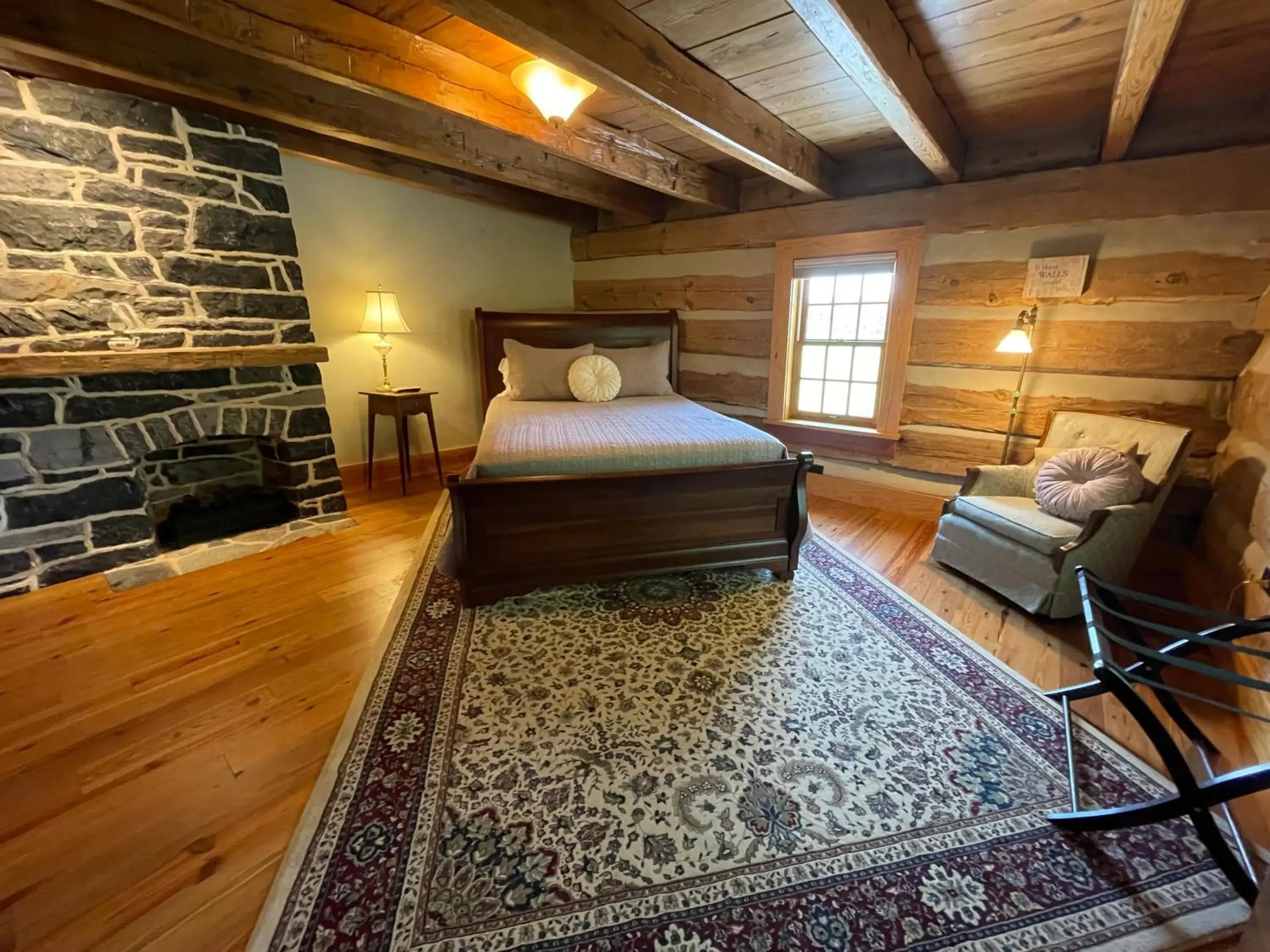 Queen Room in Silver Lake Bed and Breakfast Queen Room in Silver Lake Bed and Breakfast