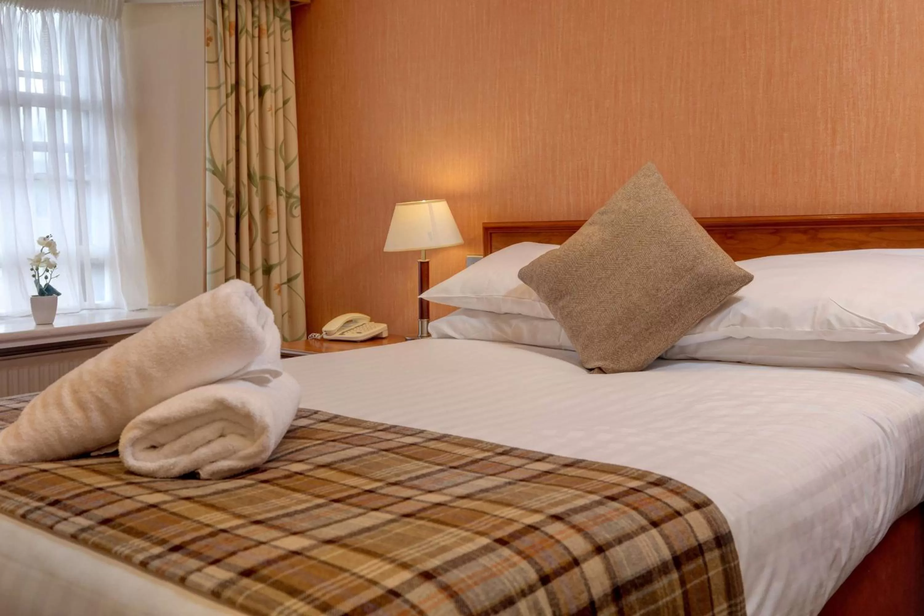 Photo of the whole room, Bed in The Winnock Hotel