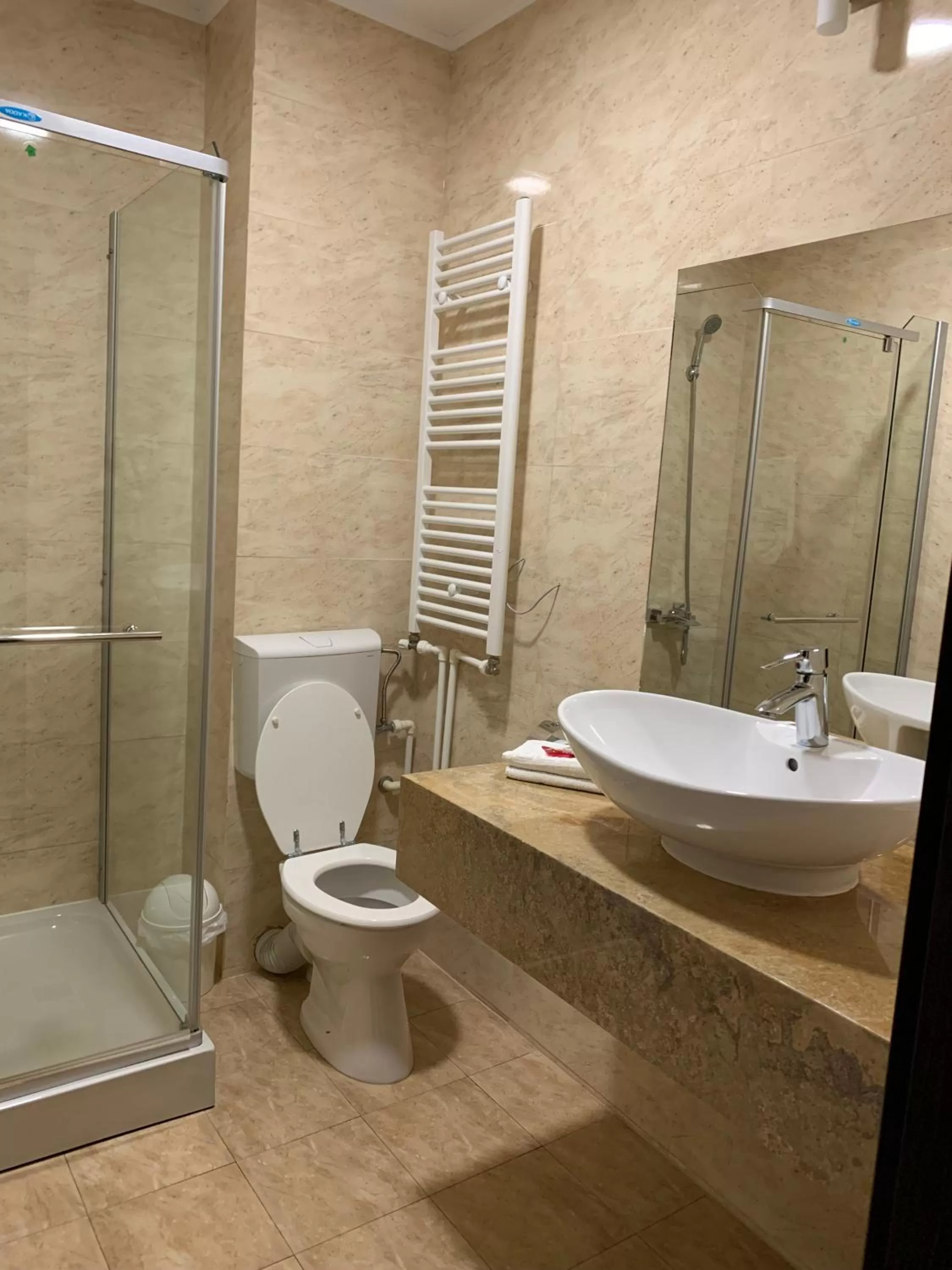 Bathroom in Laura Holiday