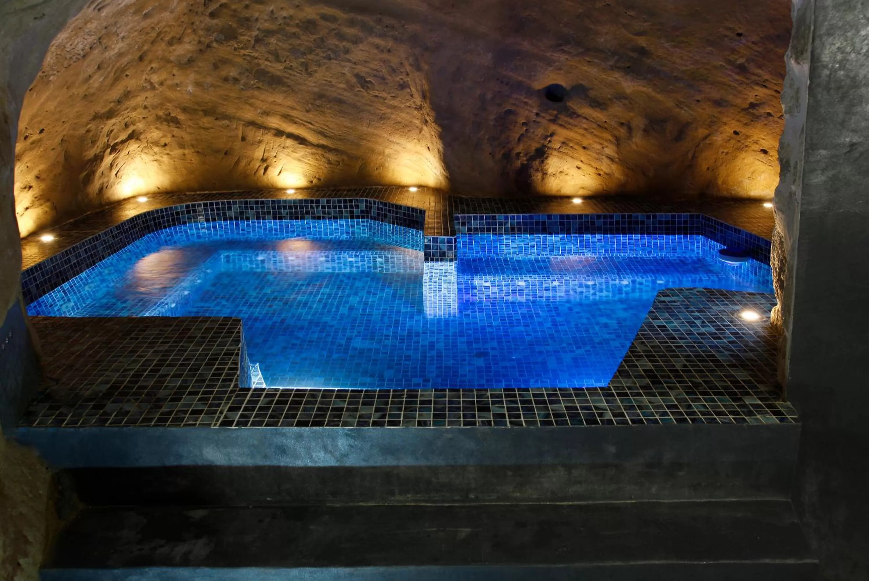 Spa and wellness centre/facilities, Swimming Pool in La Maison d'en Bas des Seigneurs