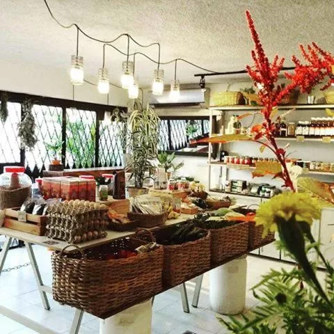 On-site shops in Cinco Hotel B&B