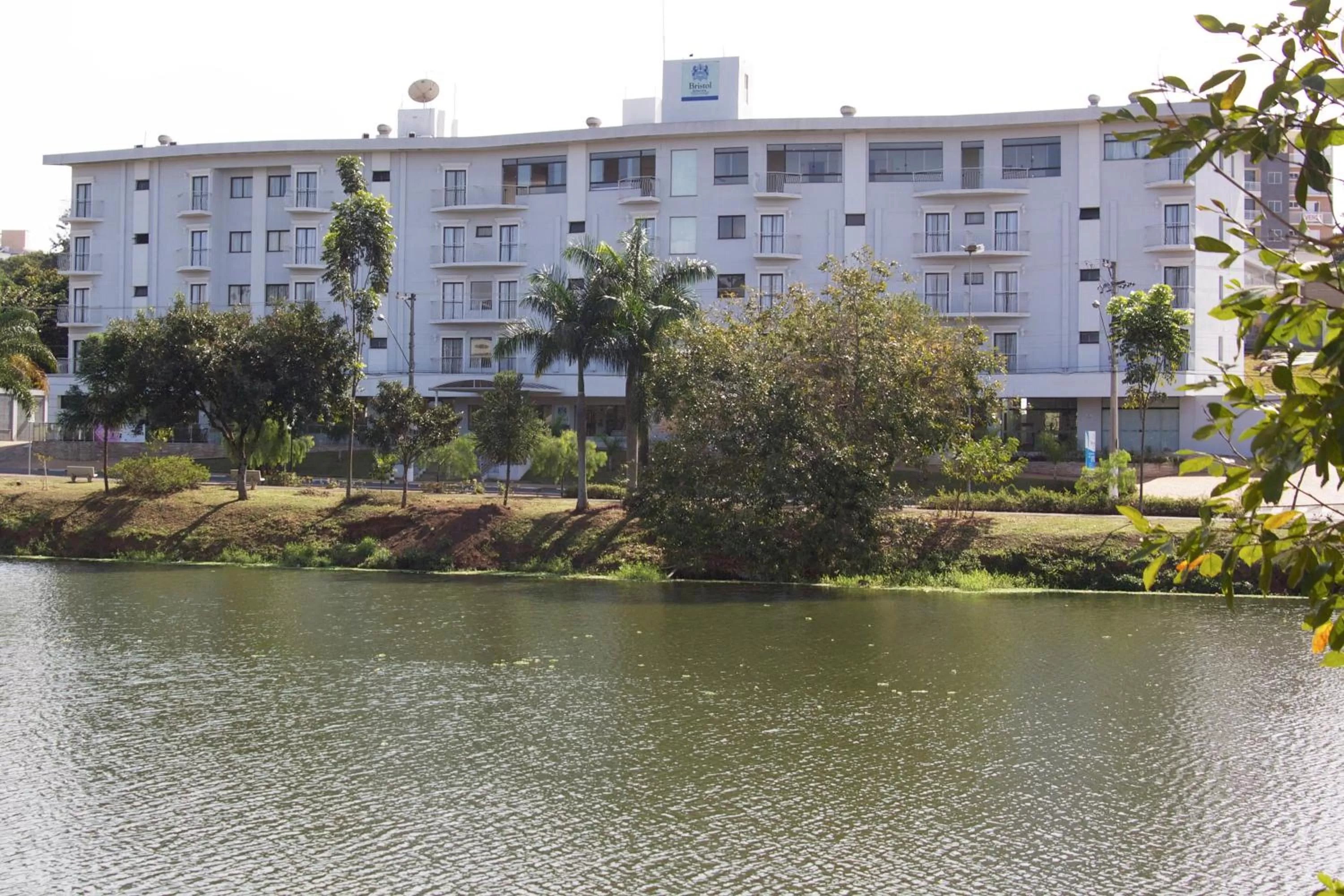 Area and facilities in Bristol Zaniboni Mogi Mirim