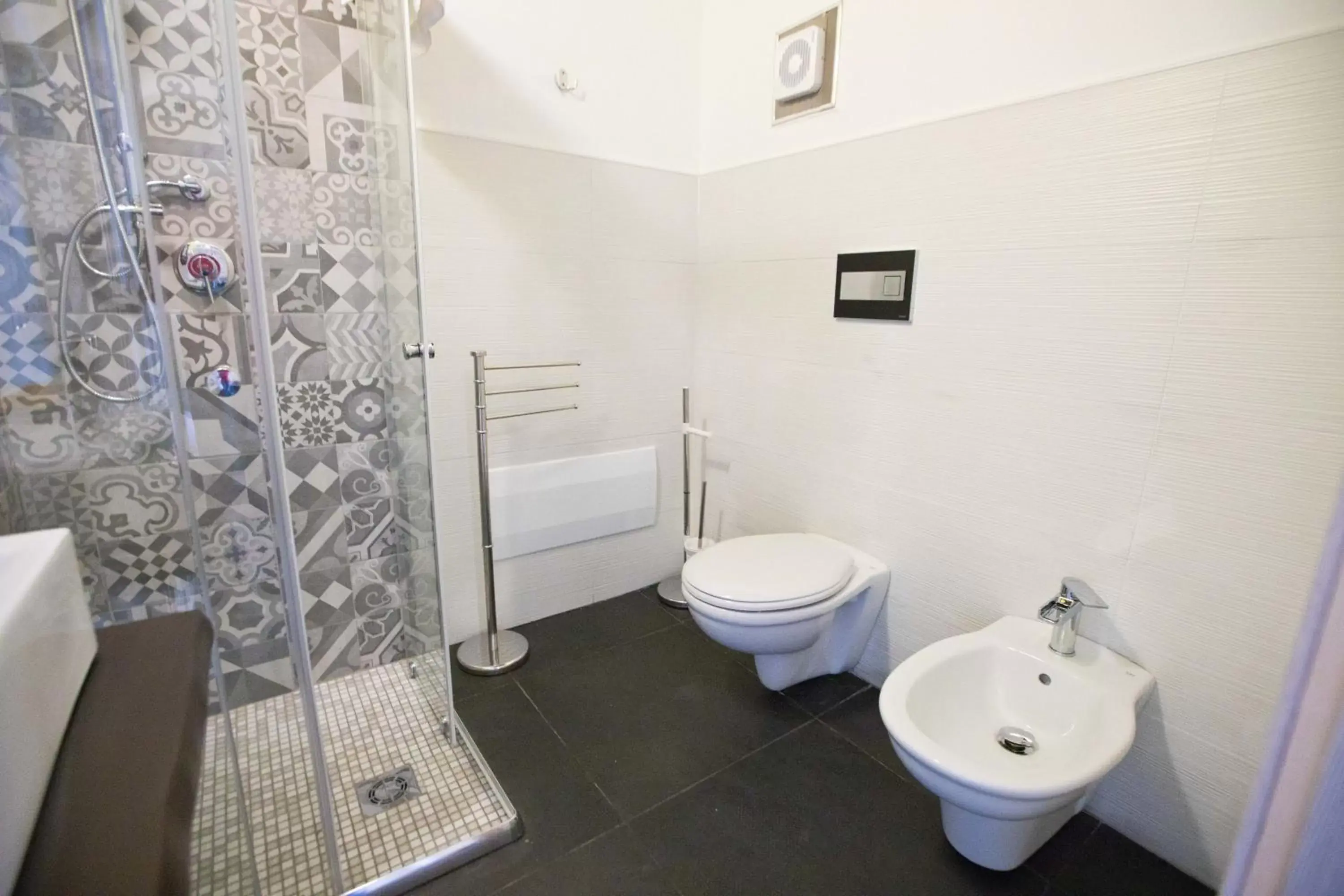 Single Room with Private Bathroom - single occupancy in Cosi Priziusi Single Room with Private Bathroom - single occupancy in Cosi Priziusi