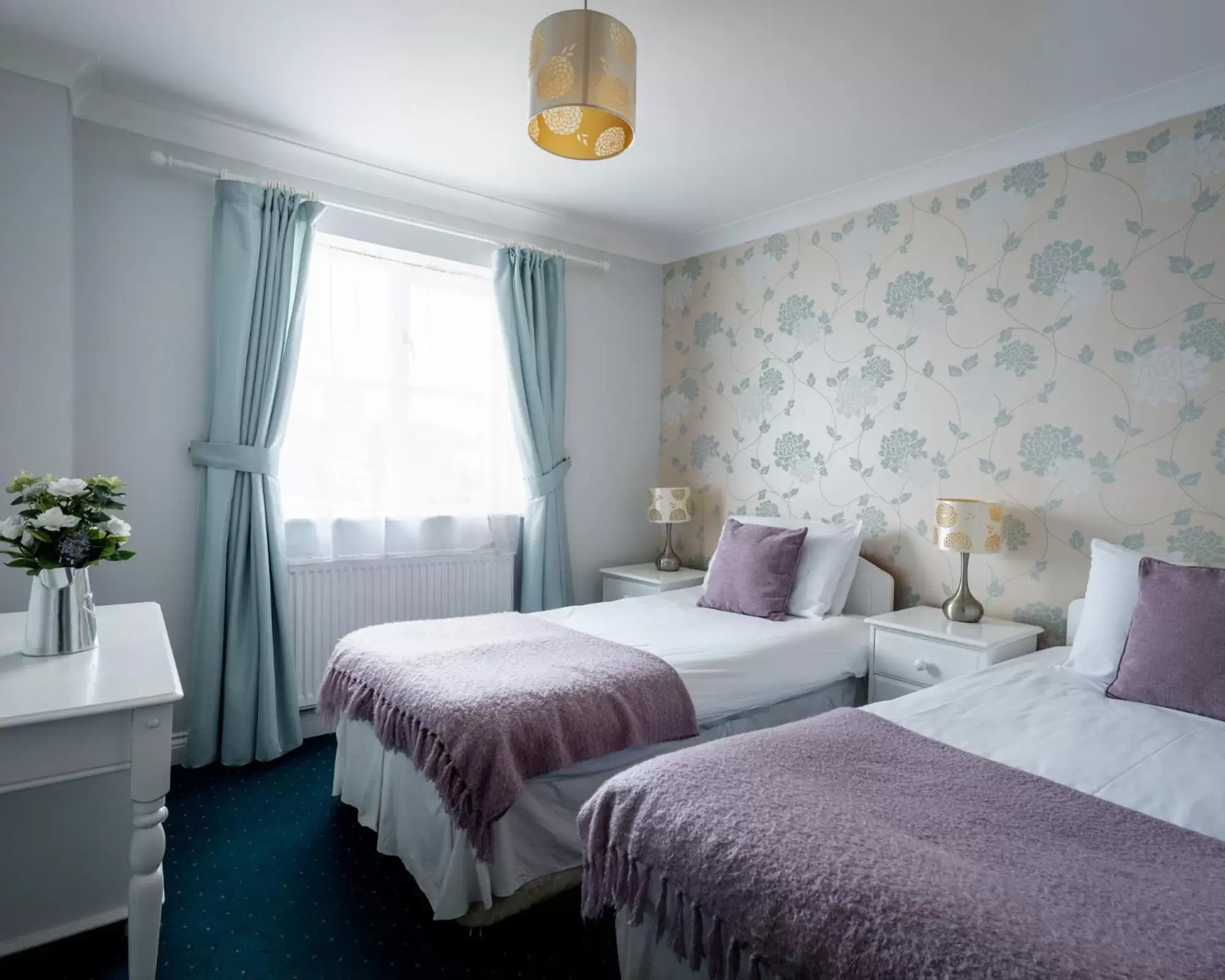 Standard Twin Room in The Kings Arms Otterton Standard Twin Room in The Kings Arms Otterton