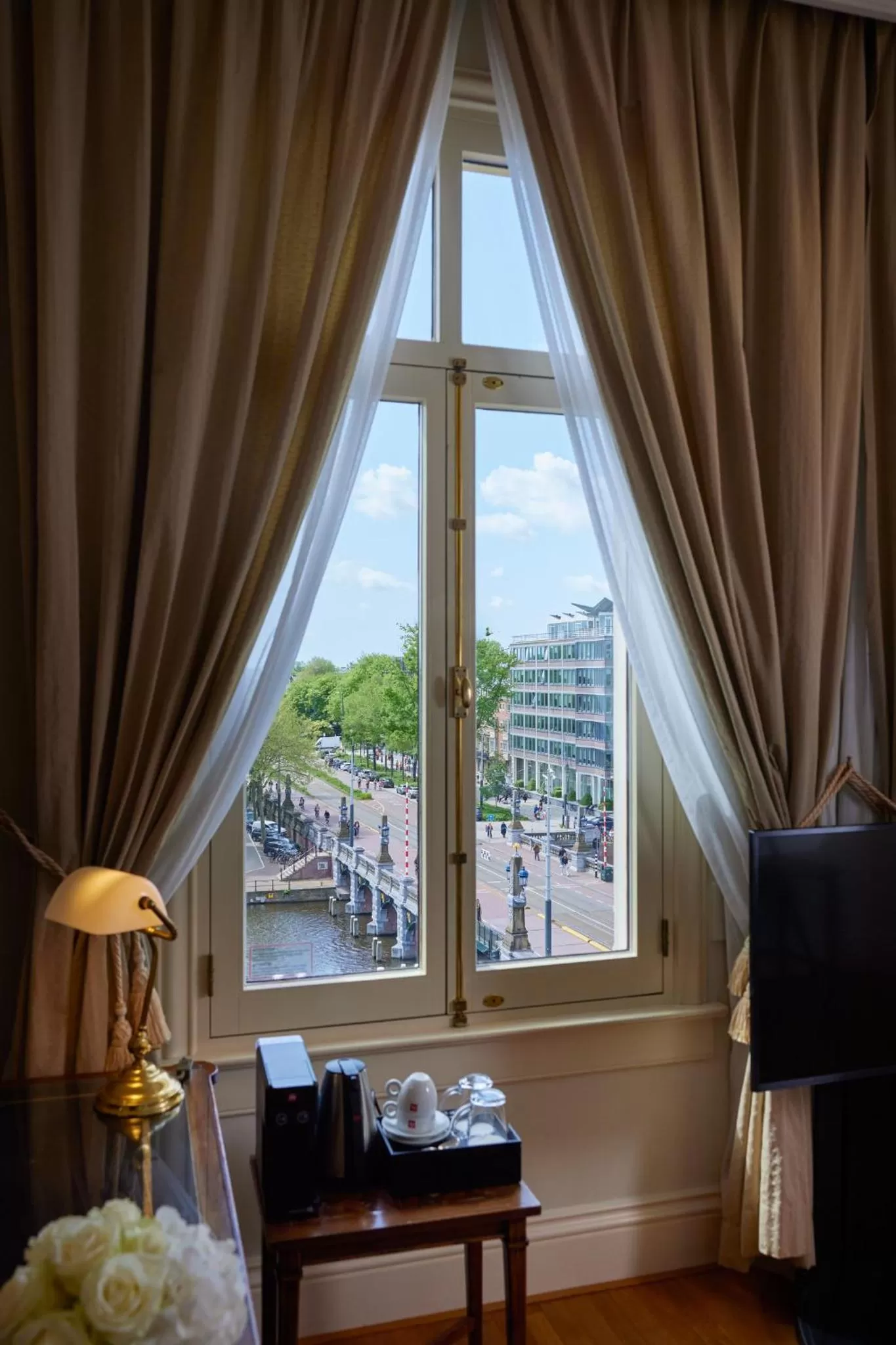 Photo of the whole room in InterContinental Amstel Amsterdam by IHG