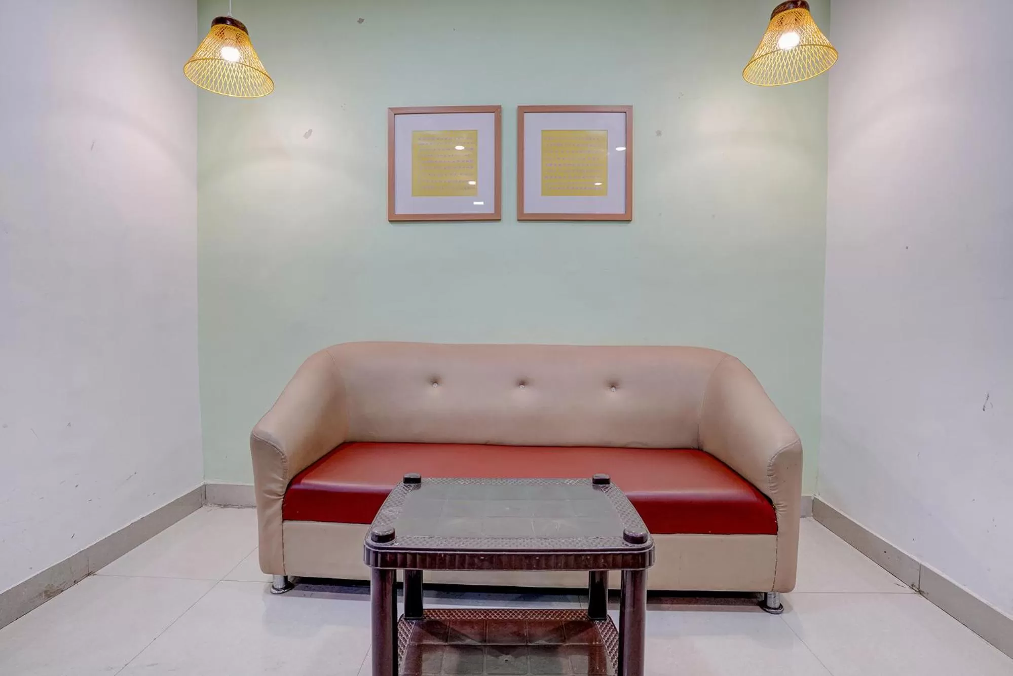 Seating Area in FabHotel Vardhan House