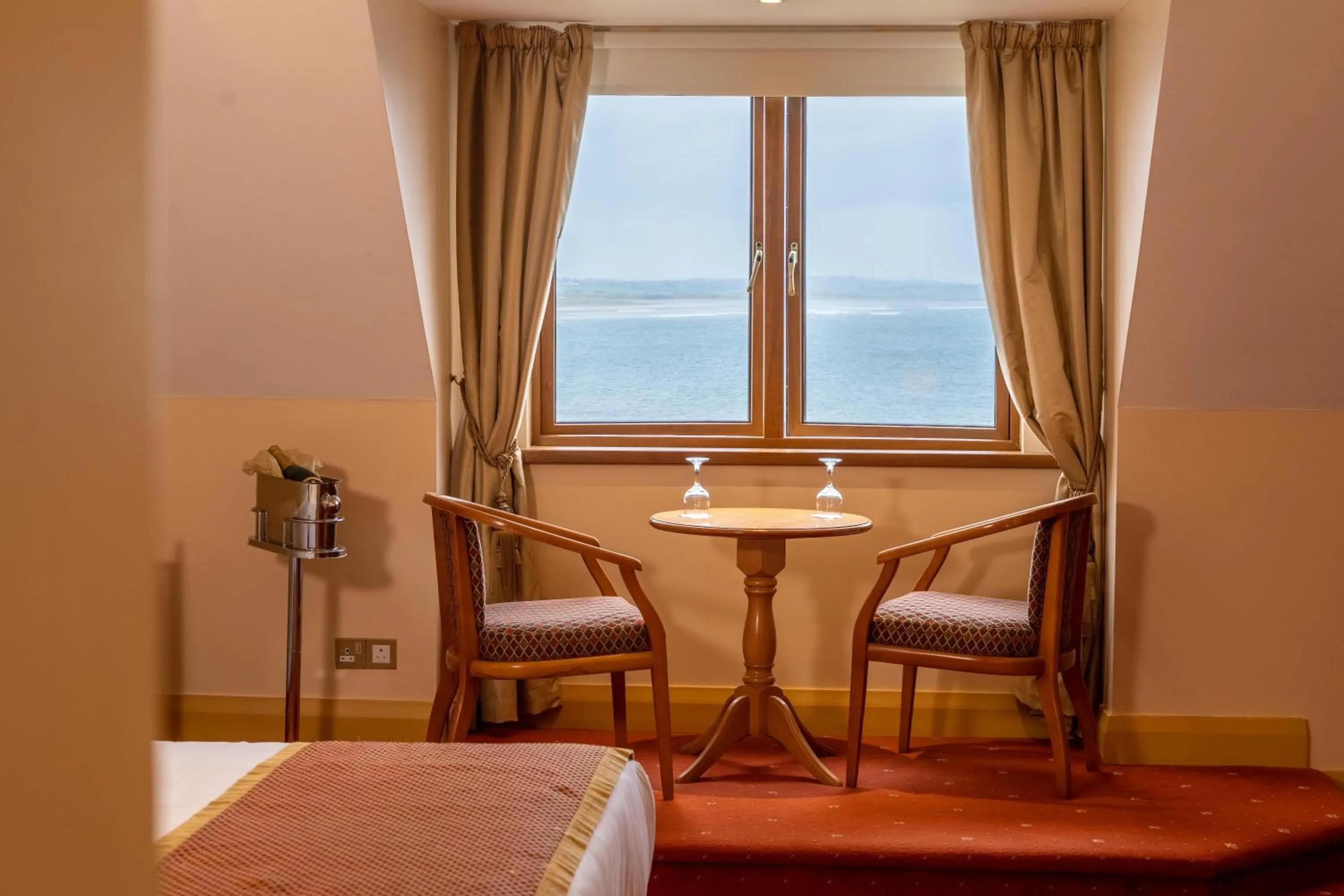 Natural landscape, Bed in Waterfront House & Restaurant