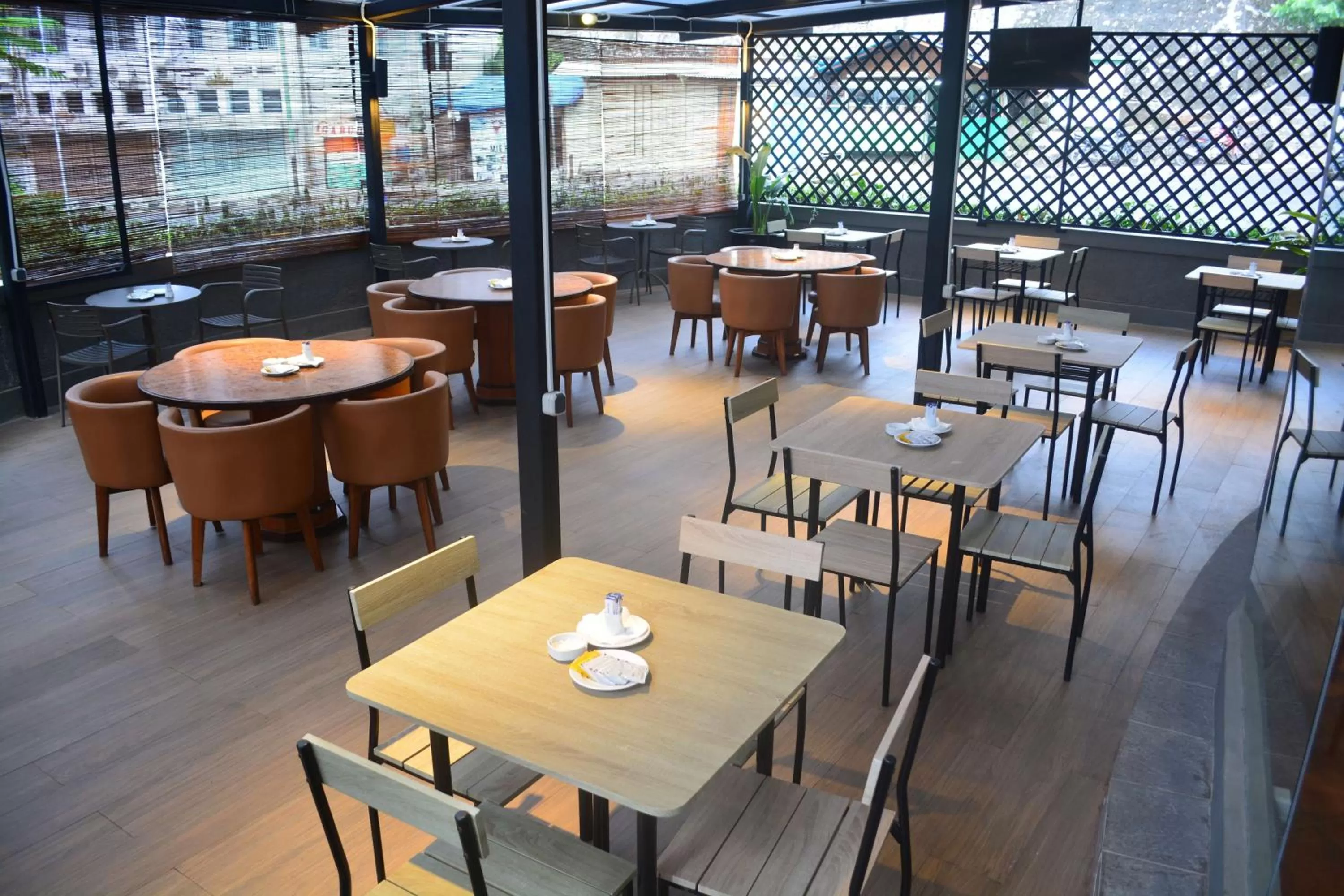 Restaurant/places to eat in Yunna Hotel Lampung