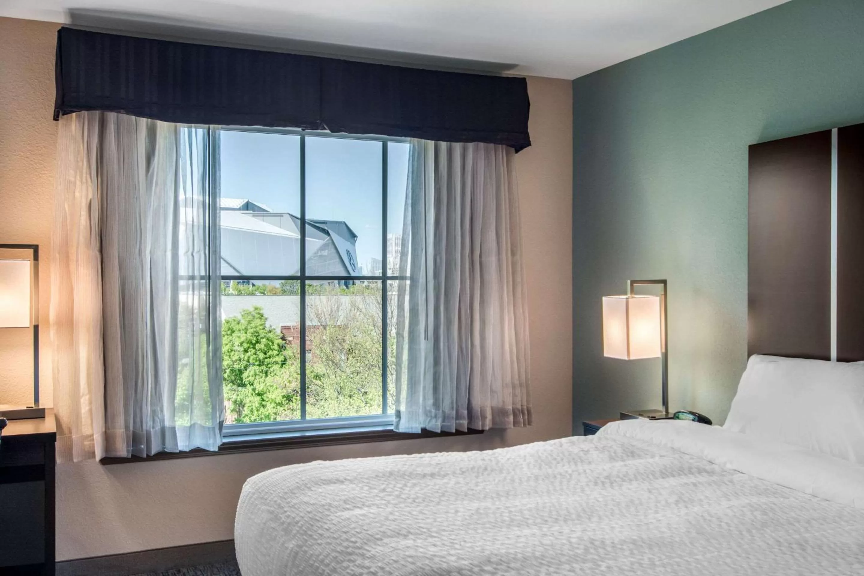 Photo of the whole room, Bed in Clarion Inn & Suites Atlanta Downtown