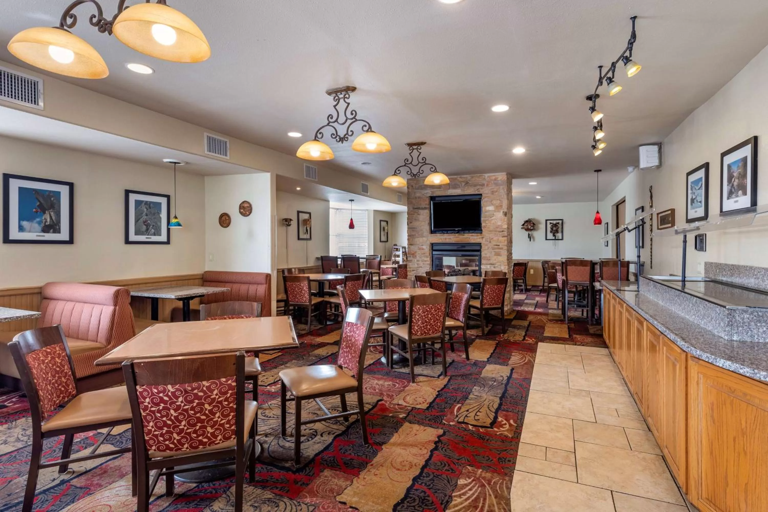 Breakfast in Best Western Swiss Clock Inn