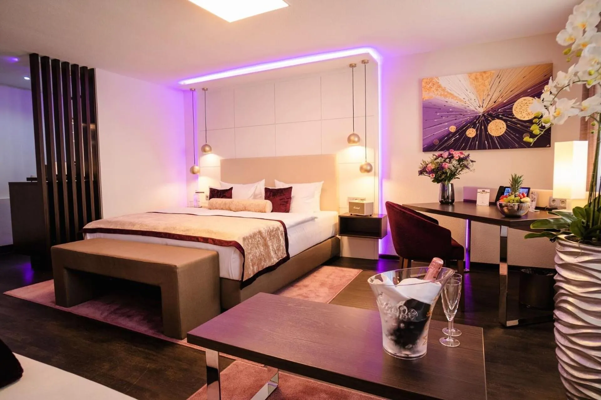 Photo of the whole room, Bed in Hotel Merkur - Superior