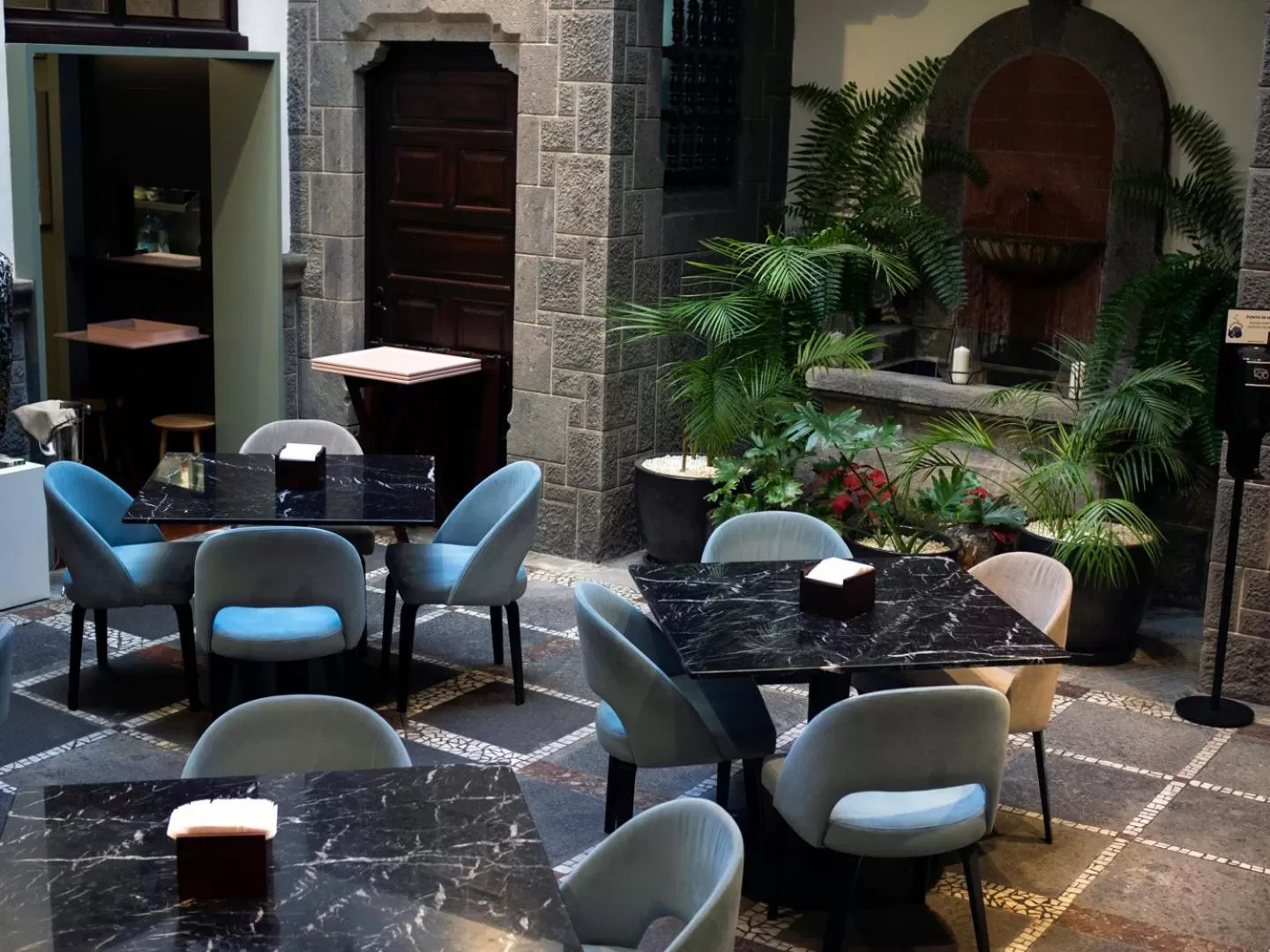 Dining area in Suites 1478