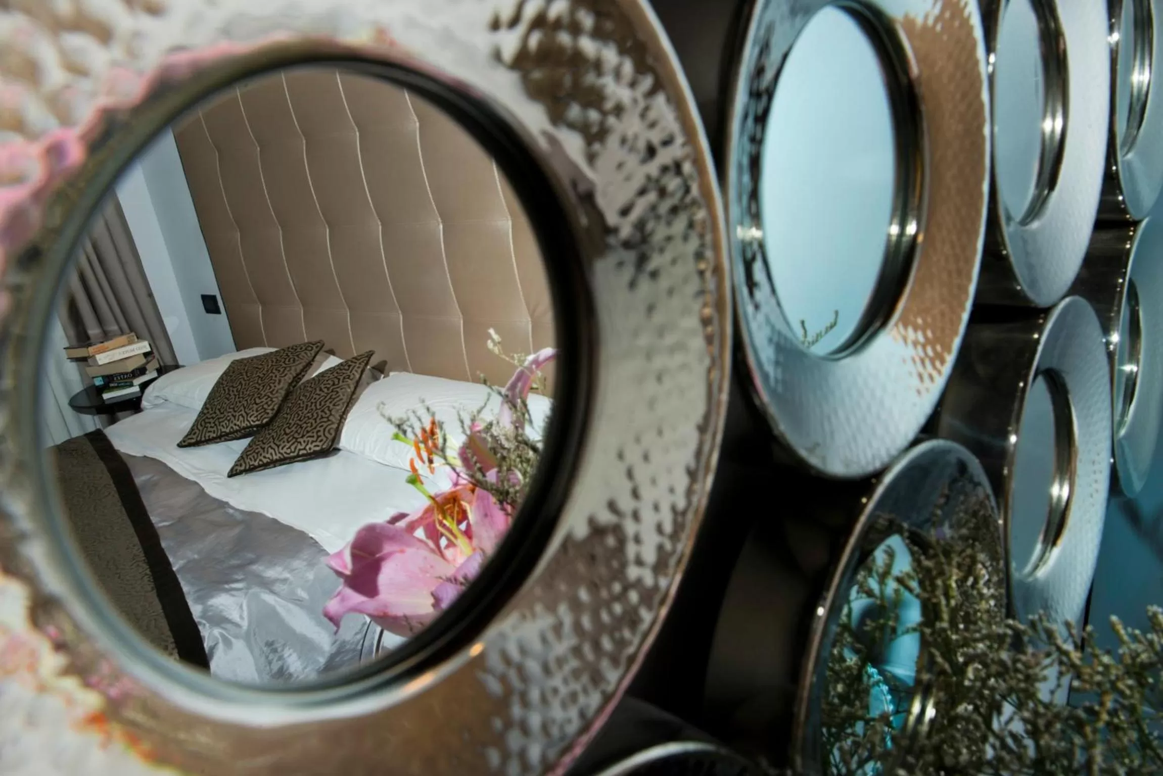 Decorative detail, Bed in Relais Forus Inn