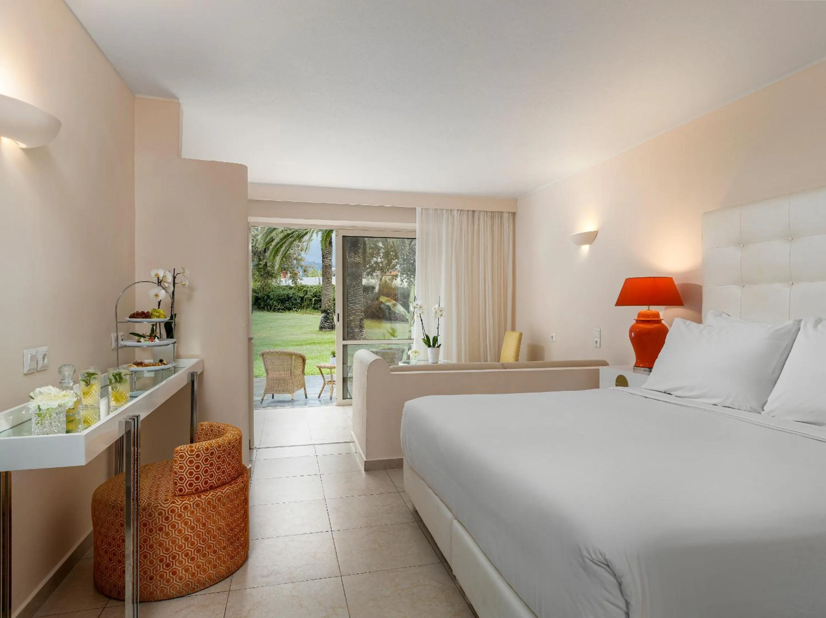 Photo of the whole room, Bed in Grecotel Creta Palace