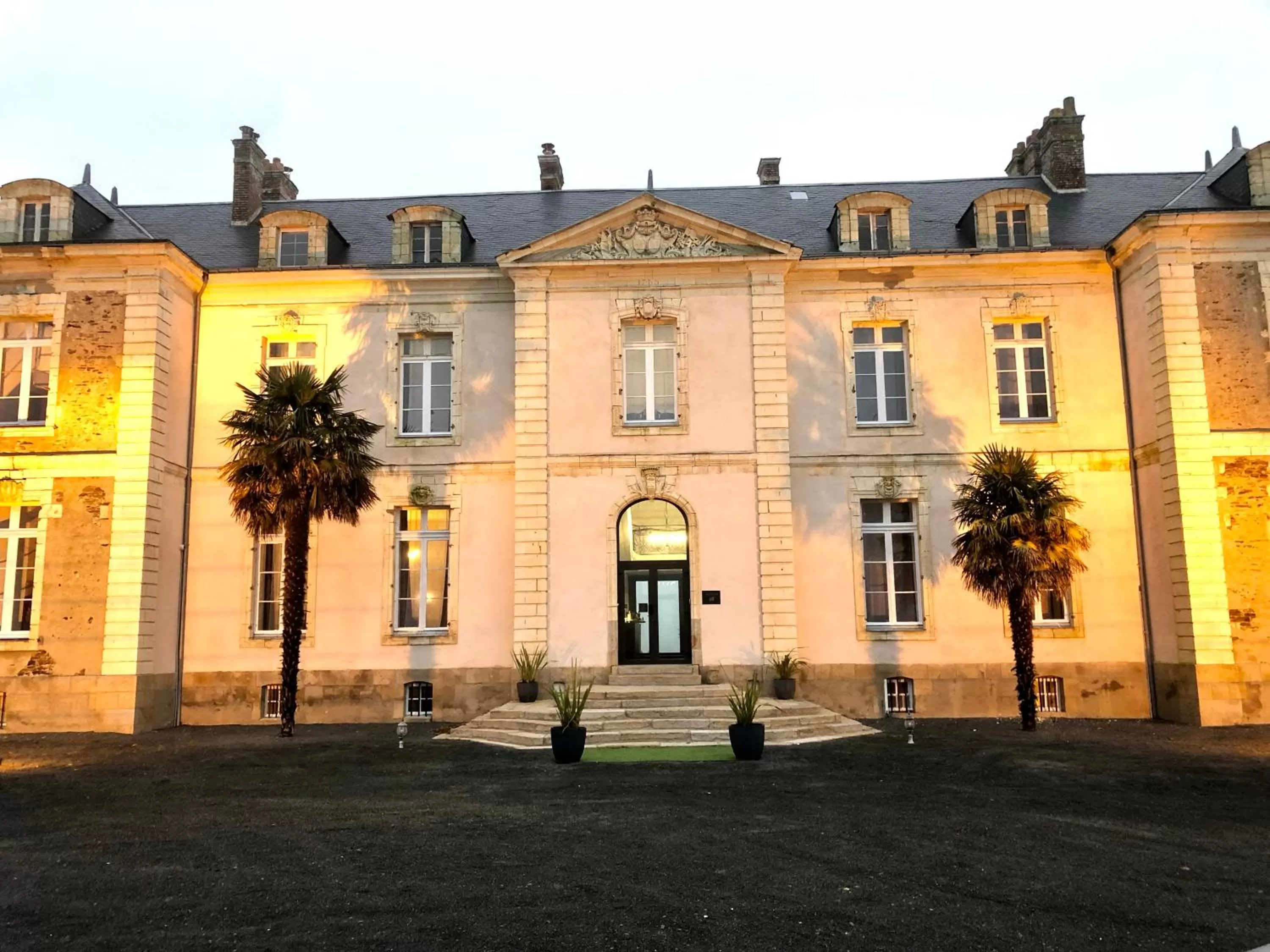 Property Building in Hôtel Particulier CHÂTEAU DES MARAIS Proximité et vue sur le Lac de Grand lieu