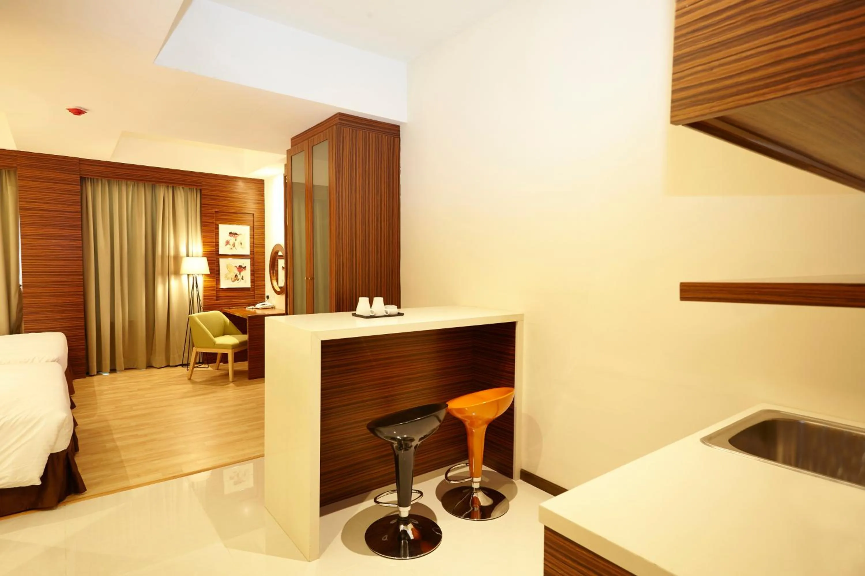 Living room, Bed in Hotel Six Seasons @ Mid Valley