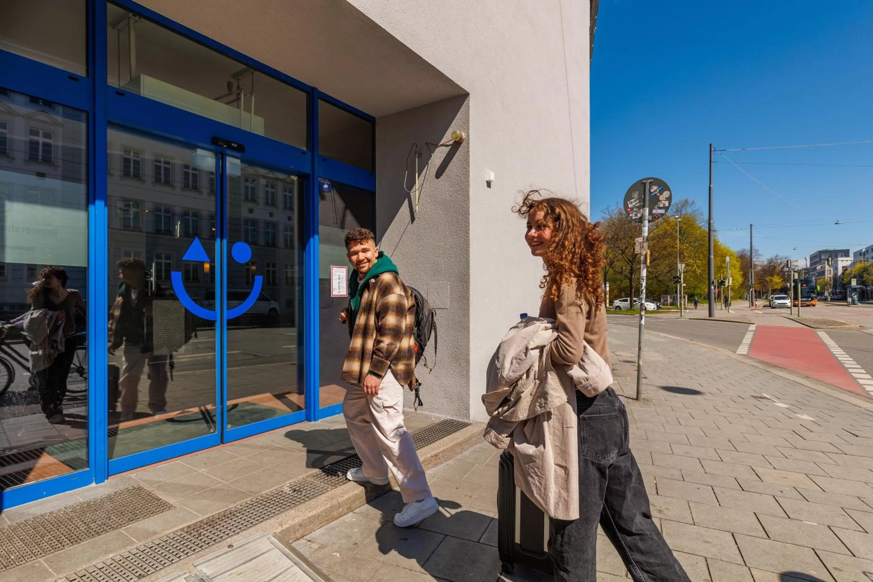 Facade/entrance in a&o München Hackerbrücke