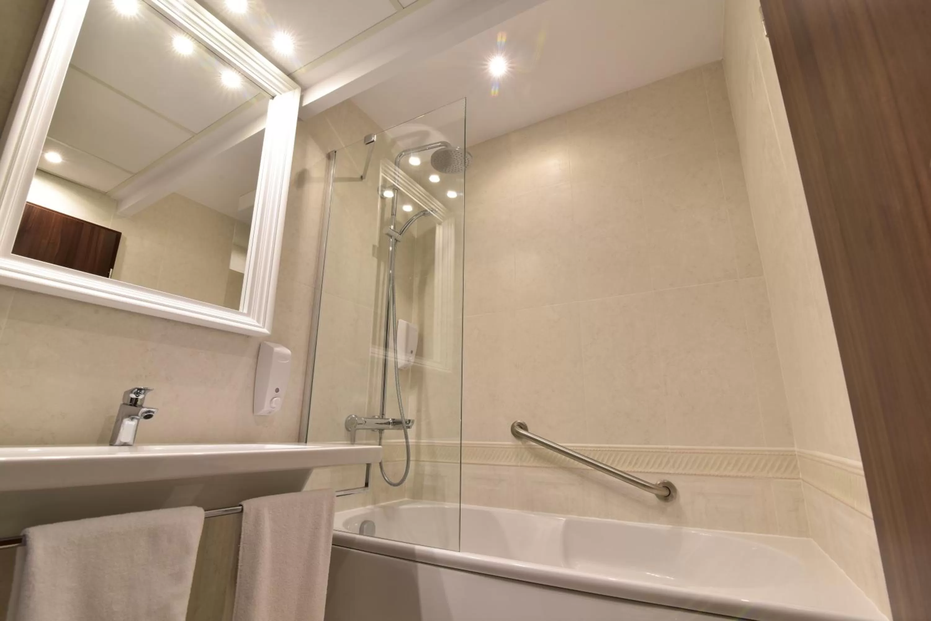 Bathroom in Hotel Forum