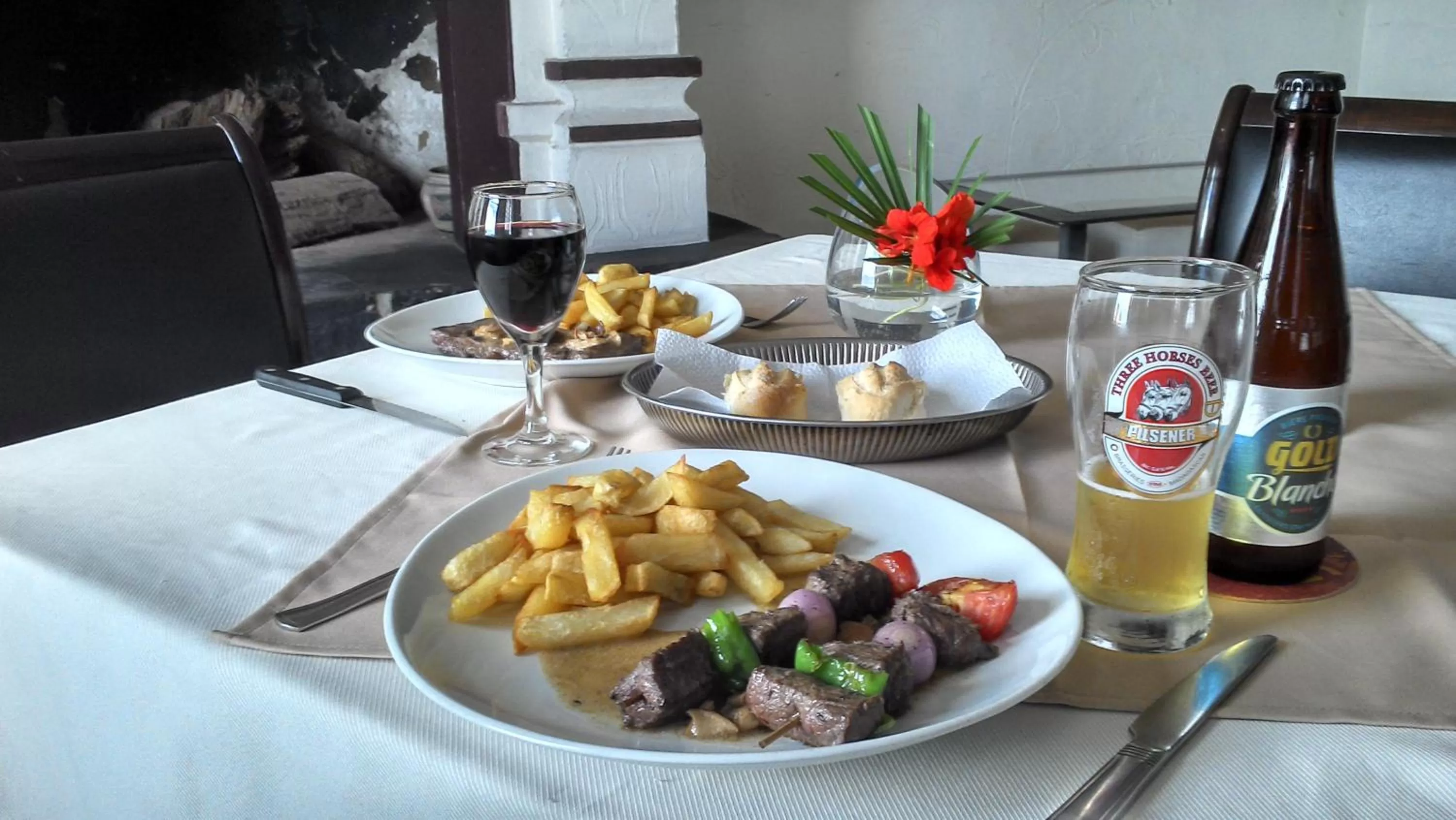 Lunch in Relais De La Haute Ville Tana