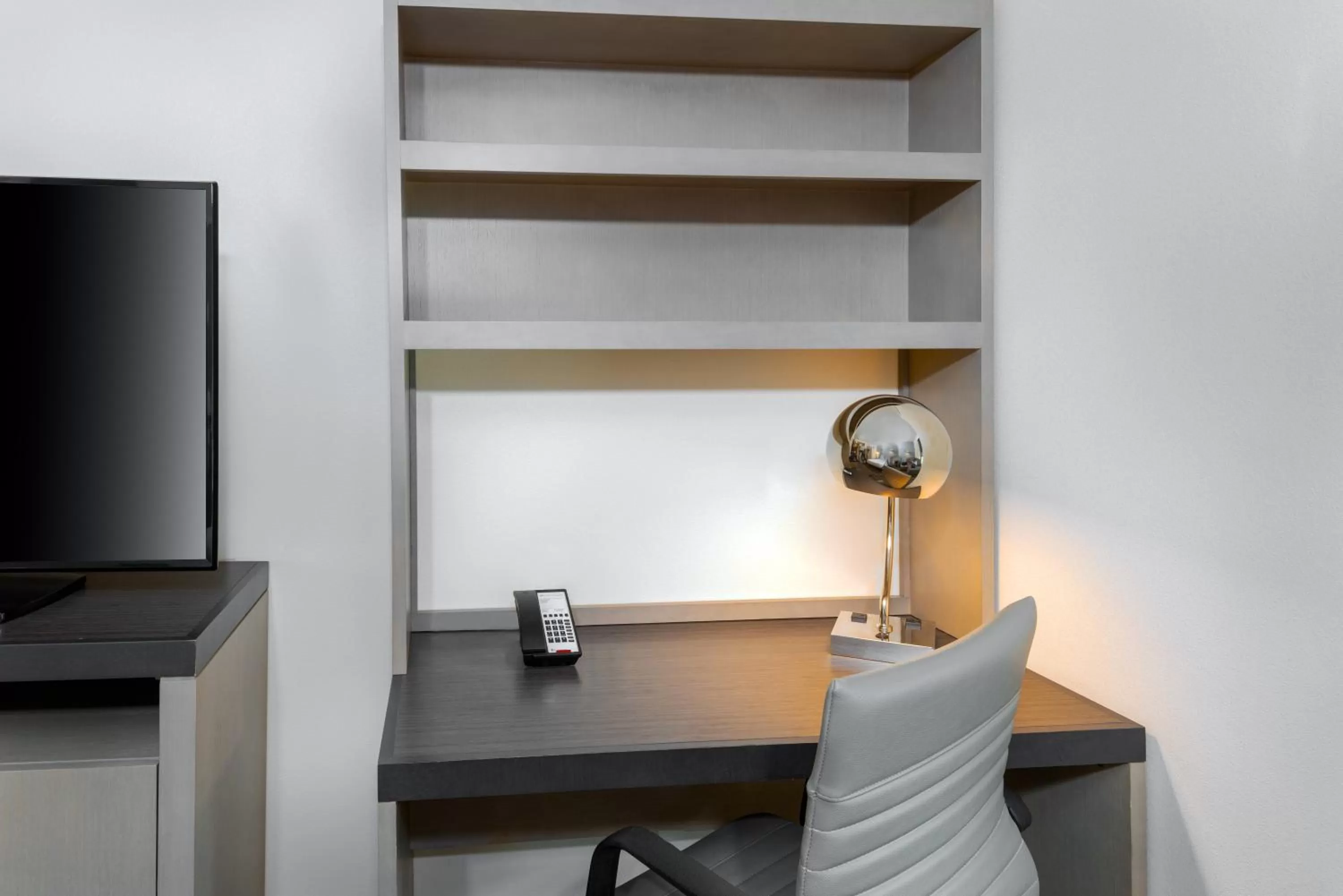 Seating area in Hyatt House Tallahassee Capitol University