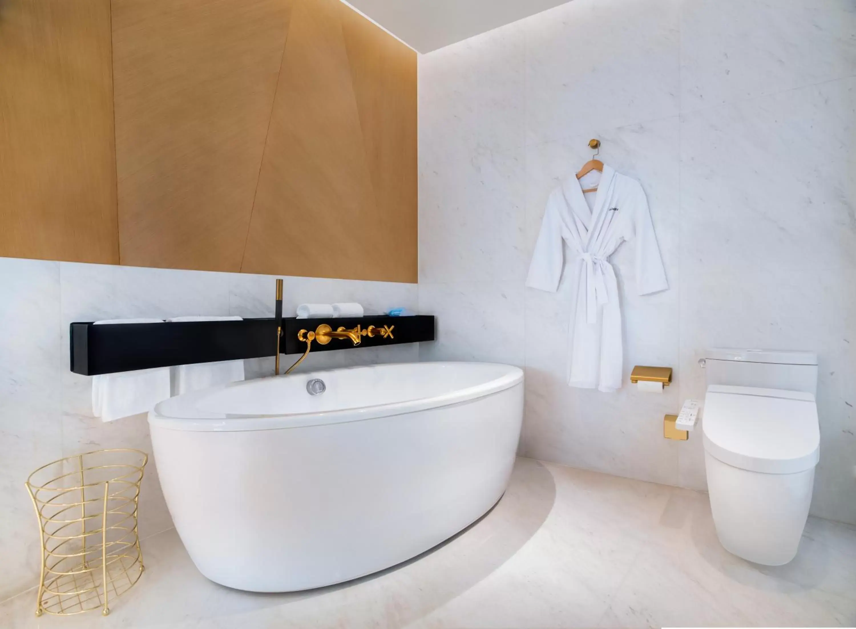 Club Room, Club lounge access, Guest room, 1 King, City view in Le Meridien Shanghai Hongqiao,Minhang Club Room, Club lounge access, Guest room, 1 King, City view in Le Meridien Shanghai Hongqiao,Minhang