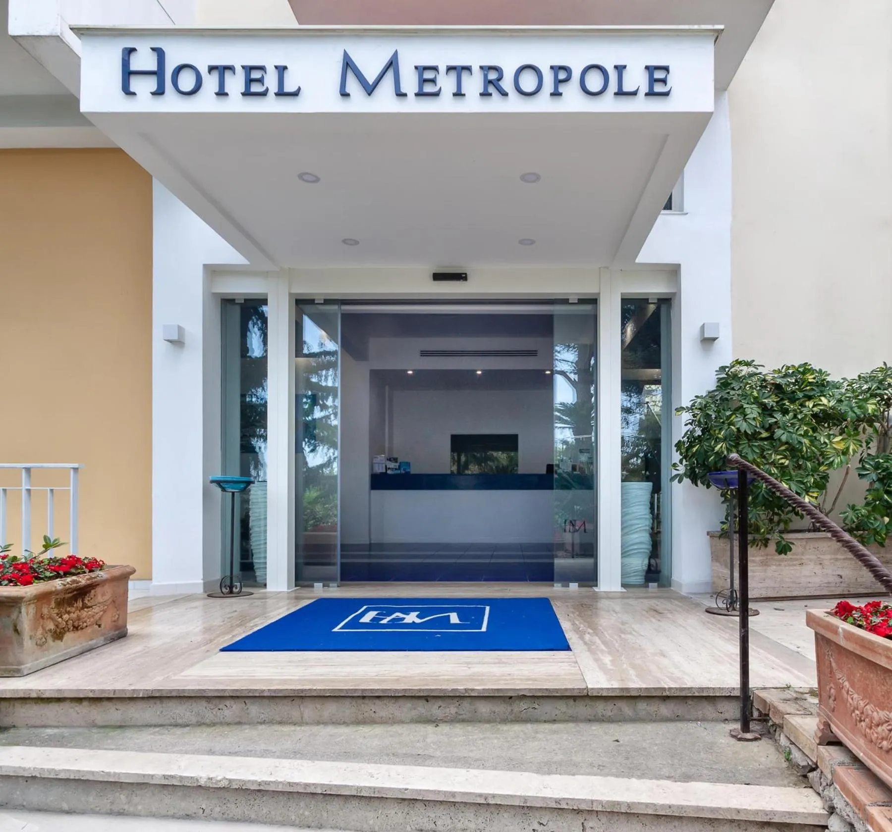 Facade/entrance in Hotel Metropole
