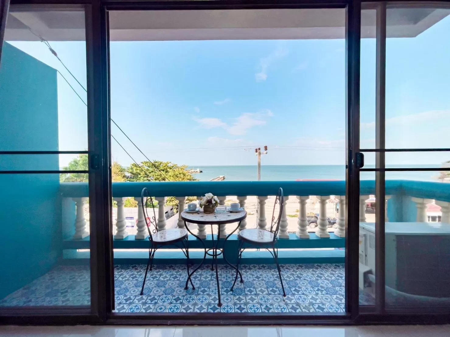 Patio in MANDARIN LODGE by victor