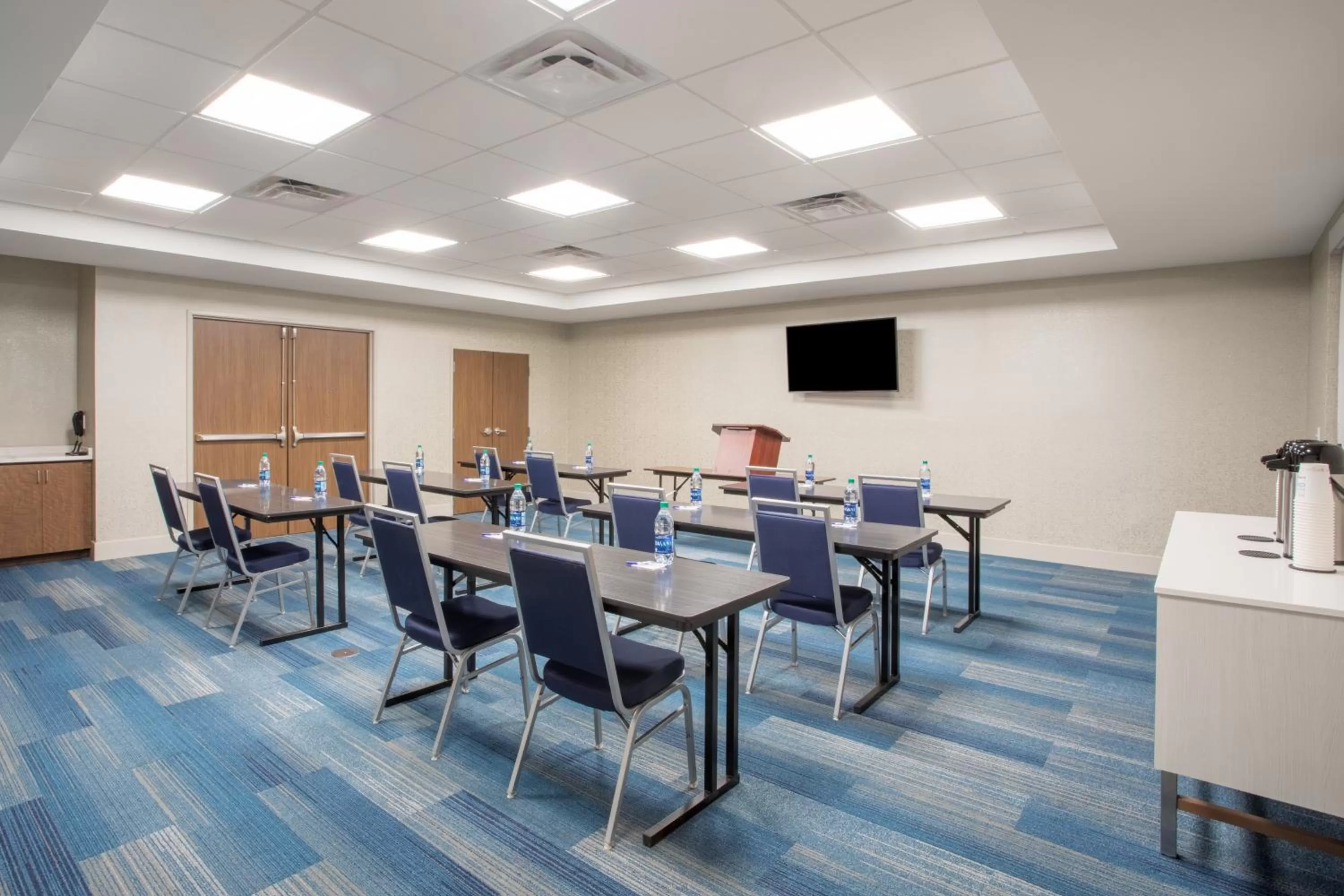 Meeting/conference room in Holiday Inn Express & Suites Owings Mills-Baltimore Area by IHG