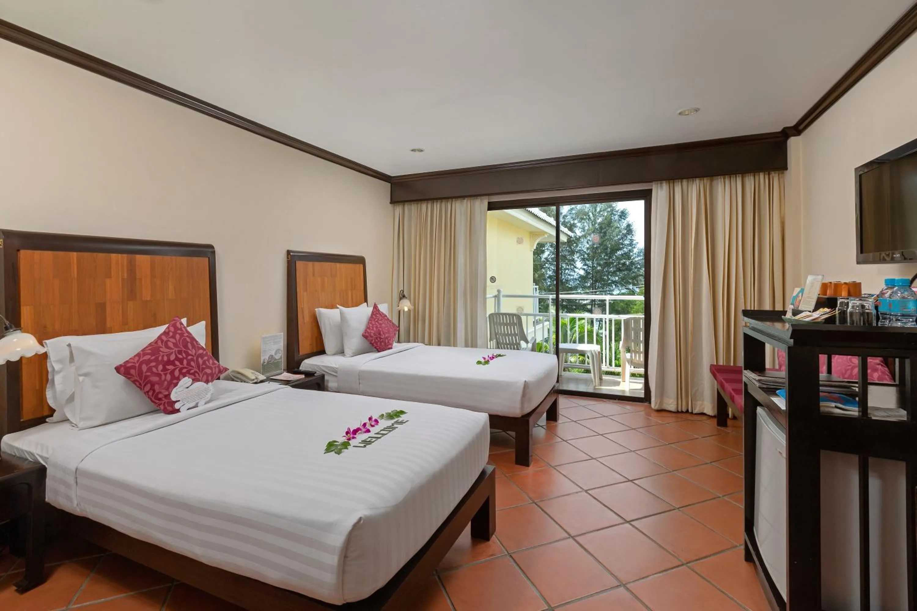 Photo of the whole room, Bed in The Front Village - SHA Plus