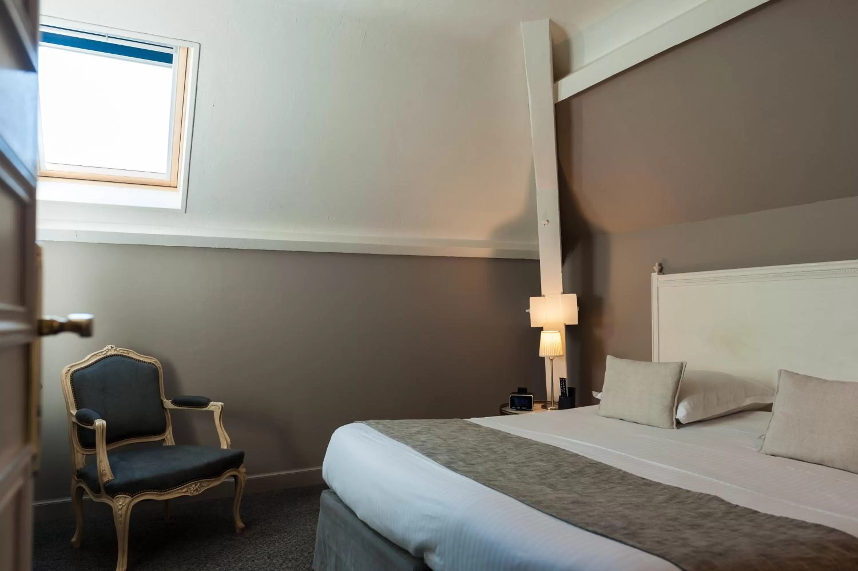 Bed in Ermitage De Corton - Teritoria