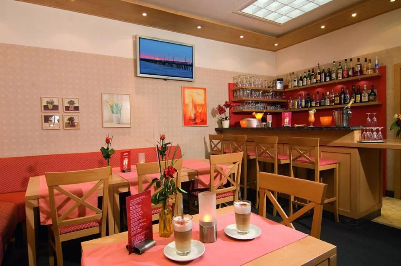 Lounge or bar in NP Hotel Wallis