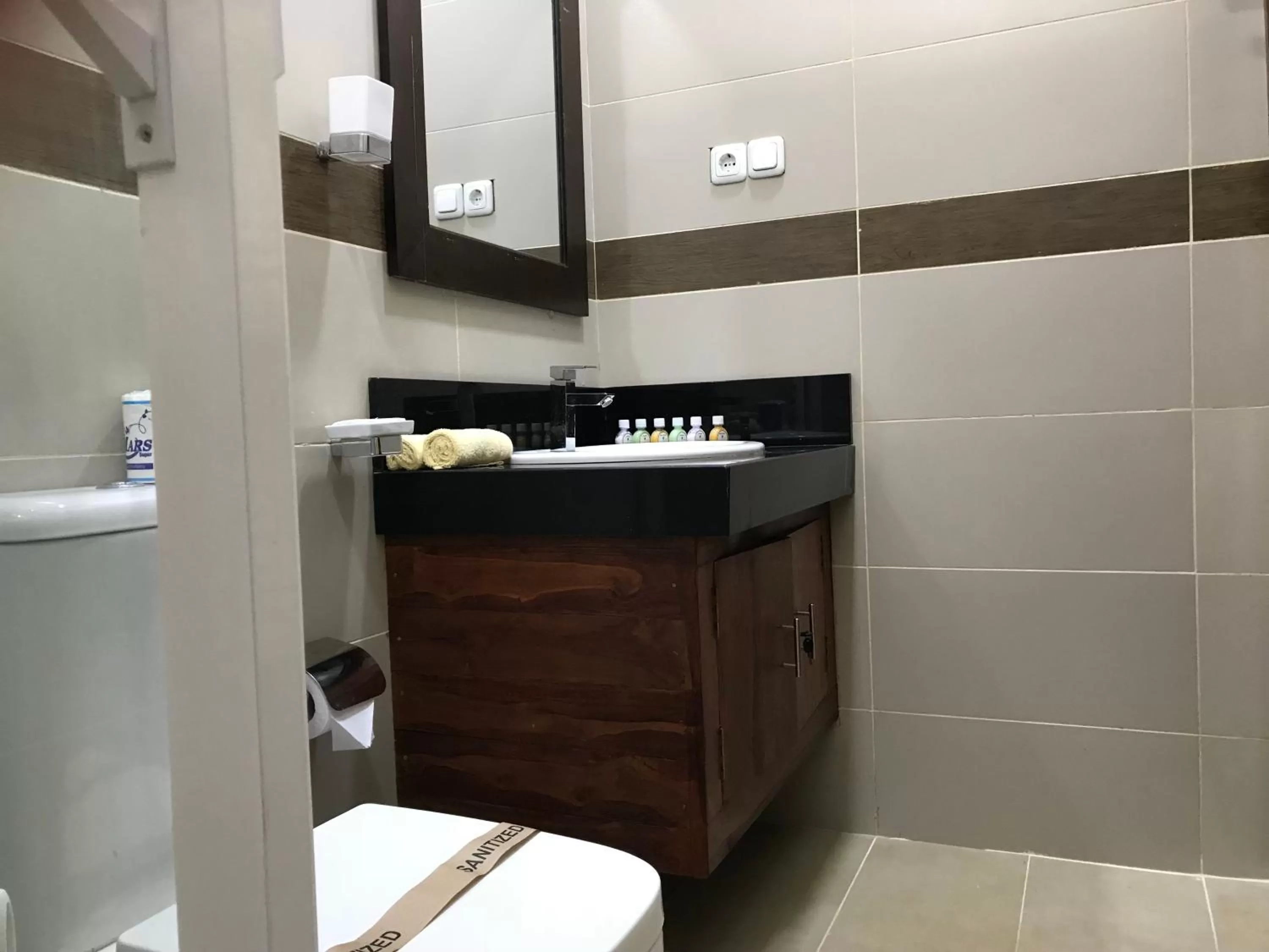 Bathroom in Hotel 4 U Saliya Garden