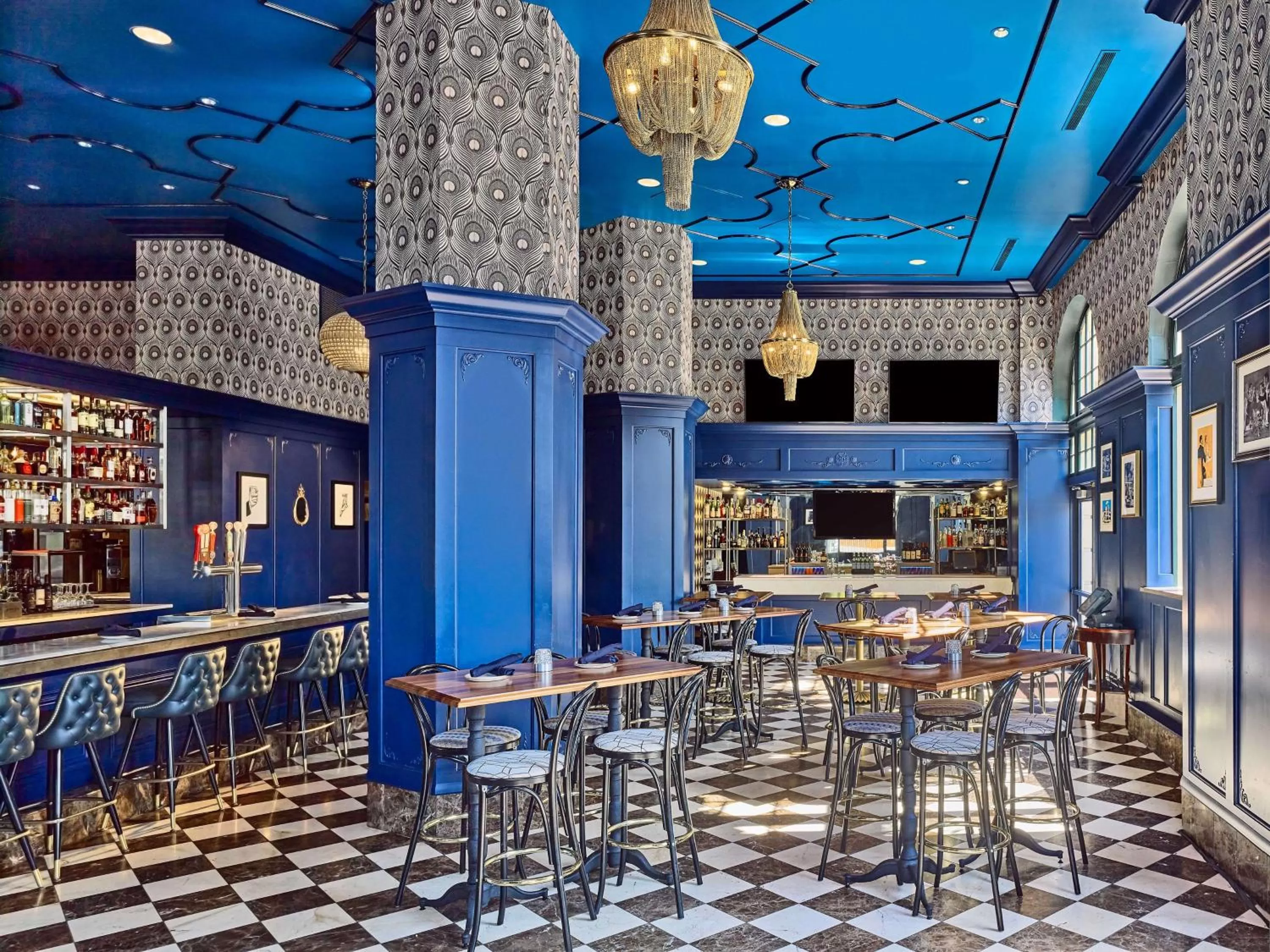 Lounge or bar in The Royal Sonesta Chase Park Plaza St Louis