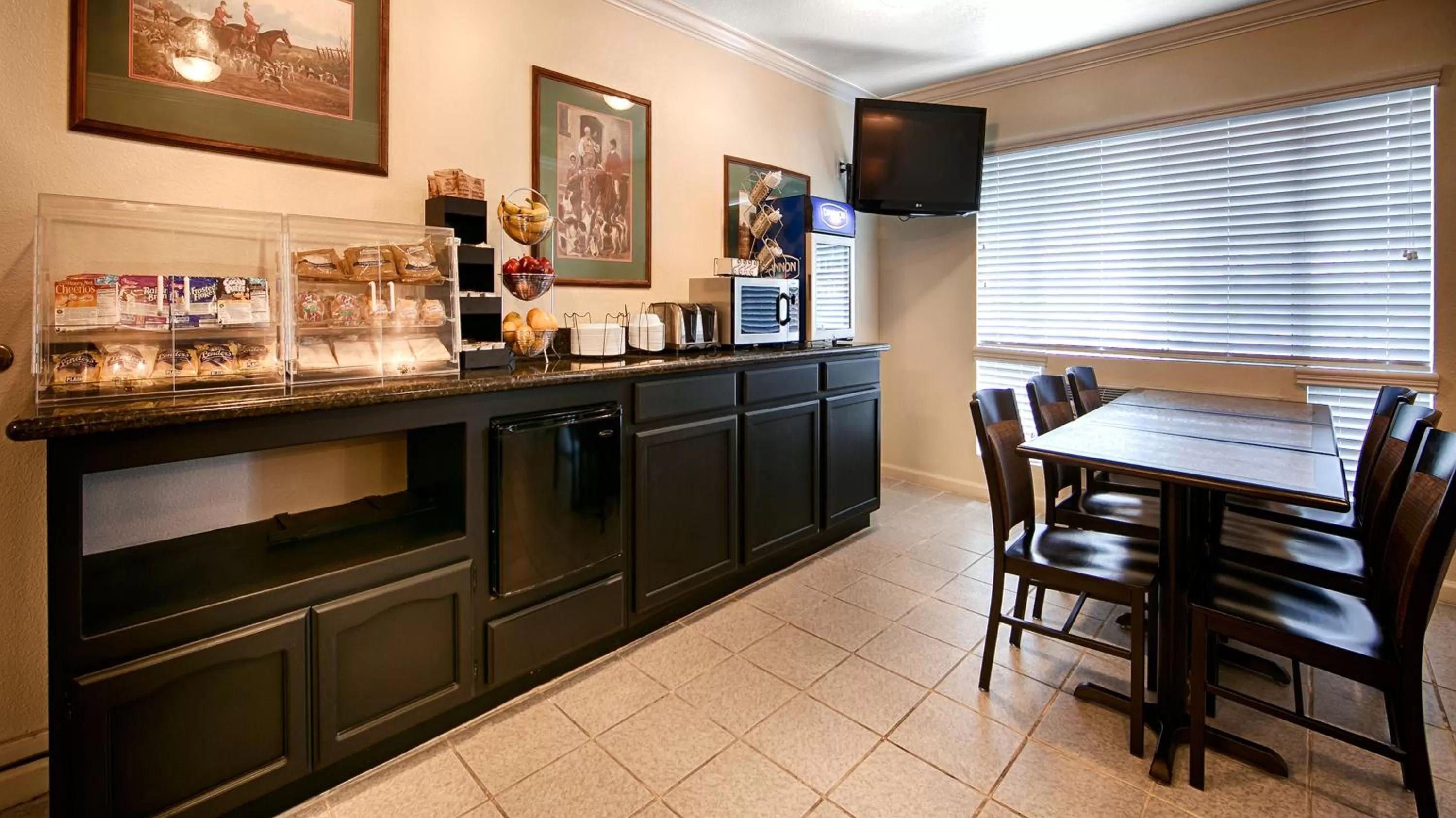 Restaurant/places to eat in Best Western Capital City Inn