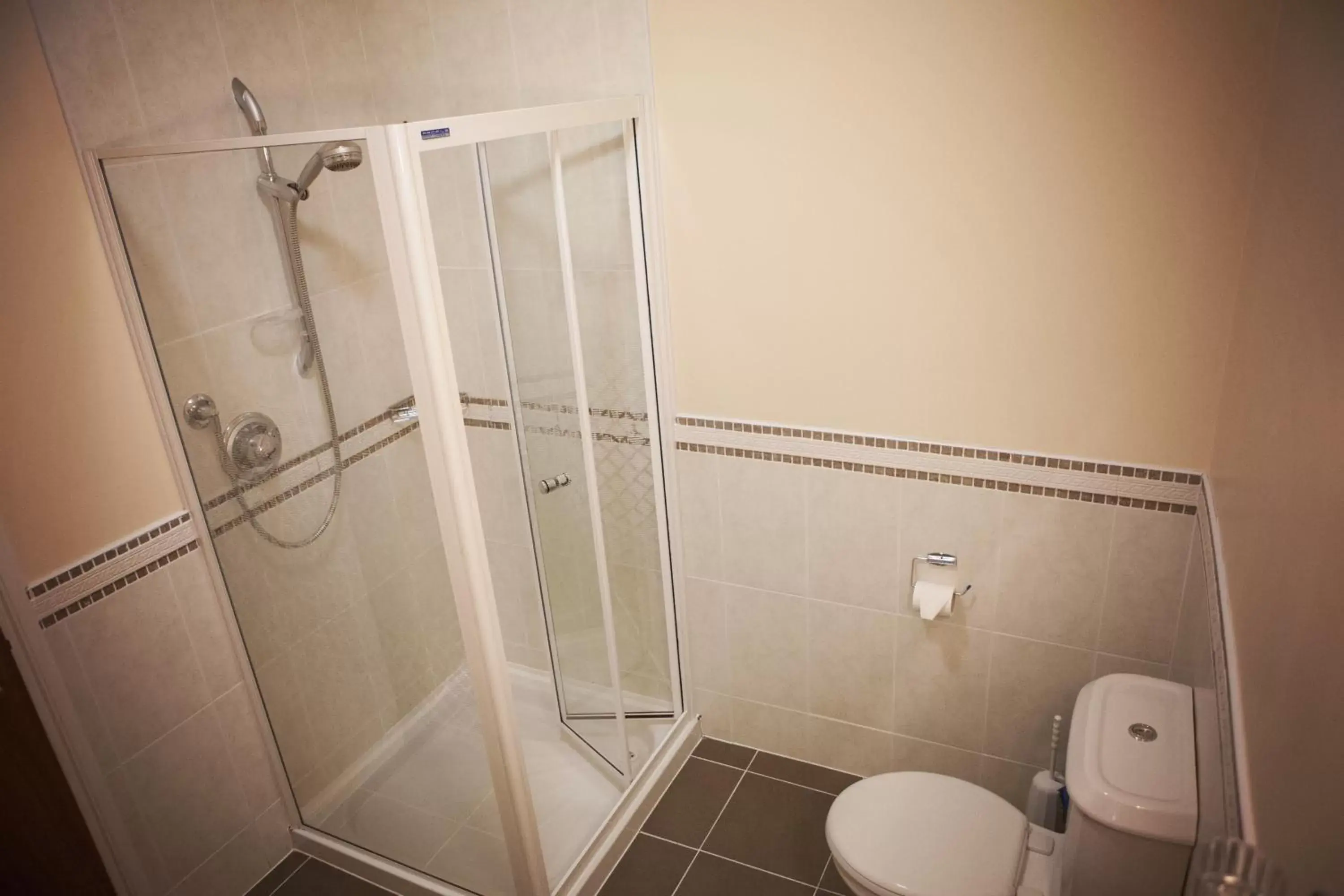 Standard Twin Room in The Derg Arms B&B Standard Twin Room in The Derg Arms B&B