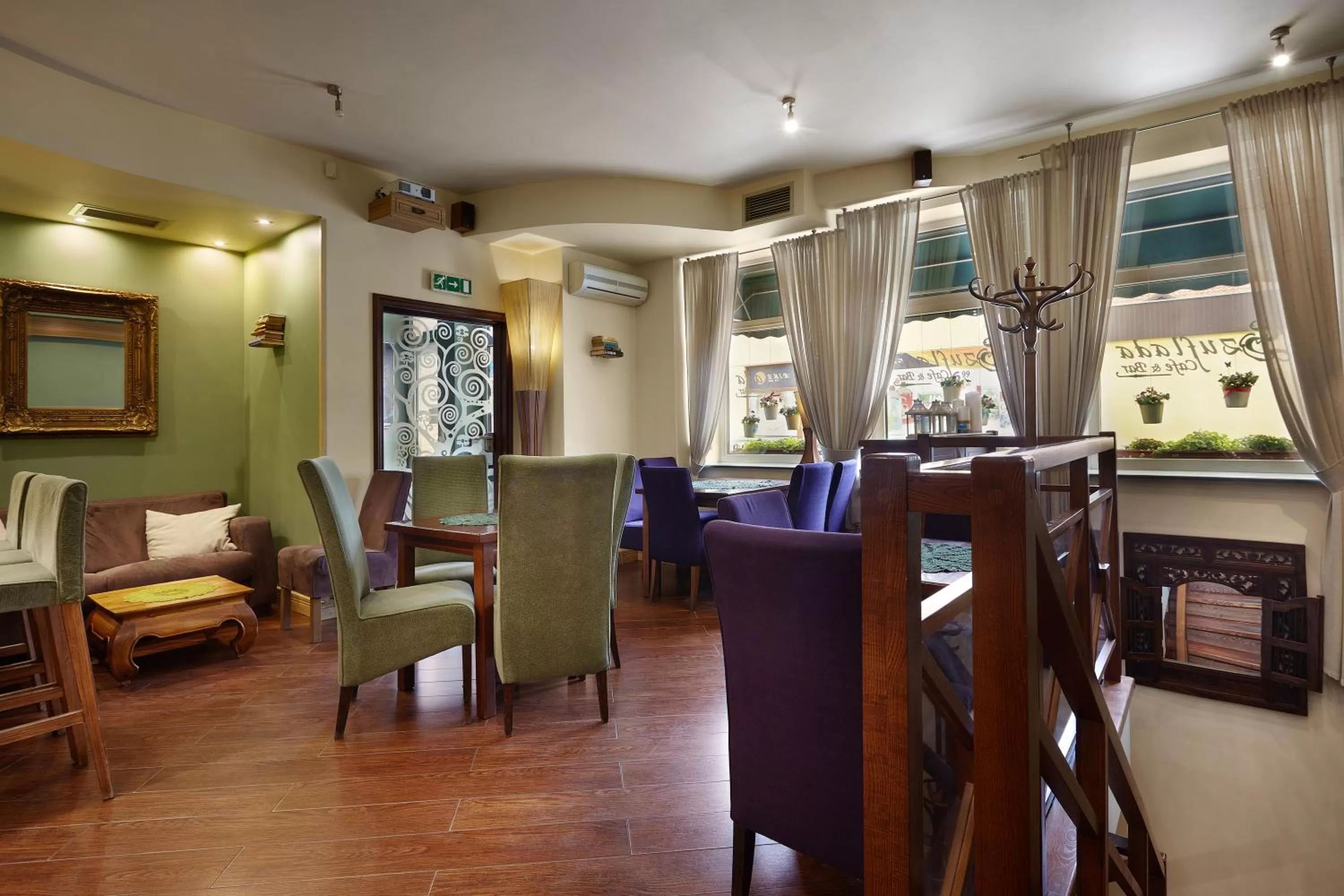 Restaurant/Places to Eat in Szuflada