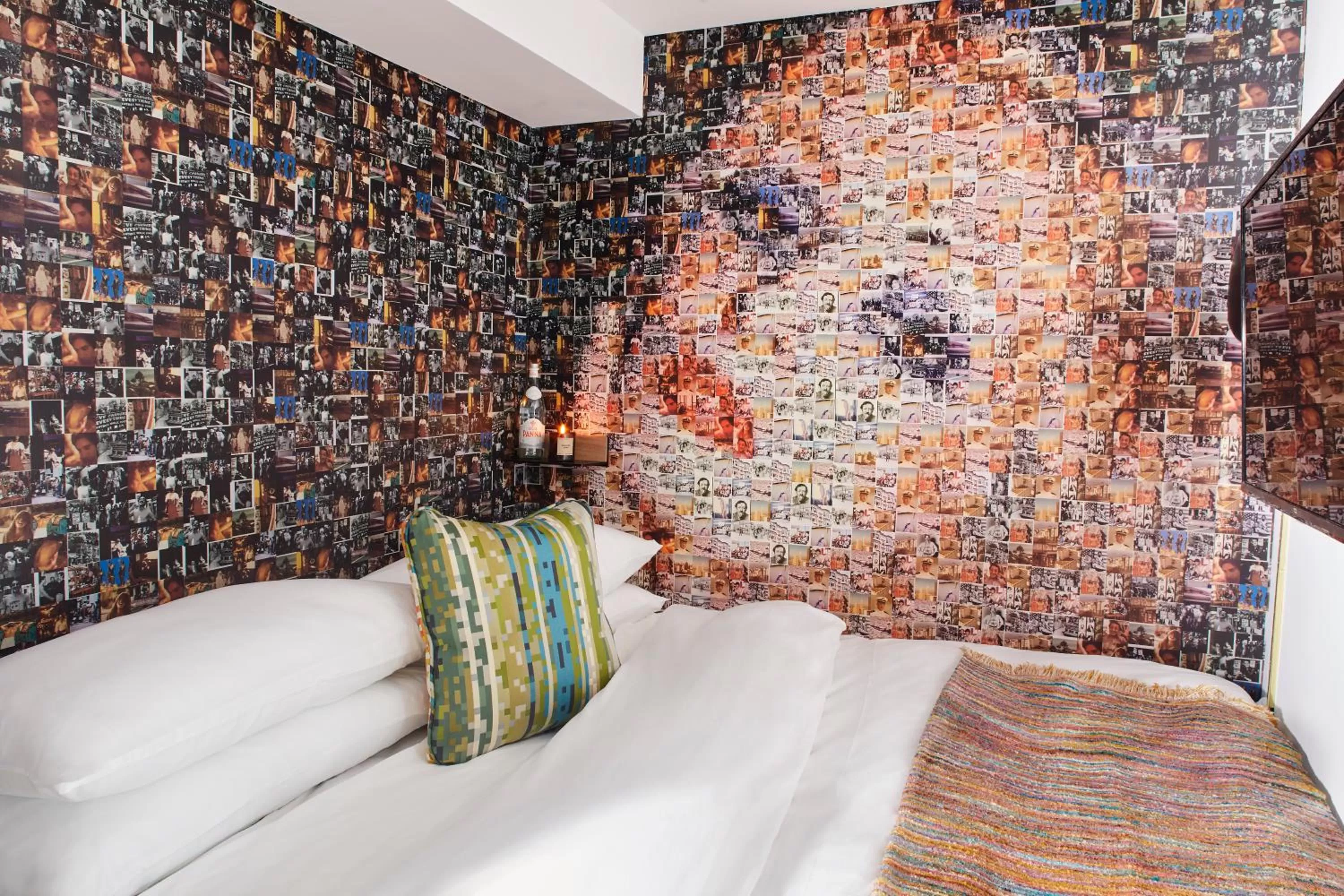 Bed in The Hotel Castro San Francisco