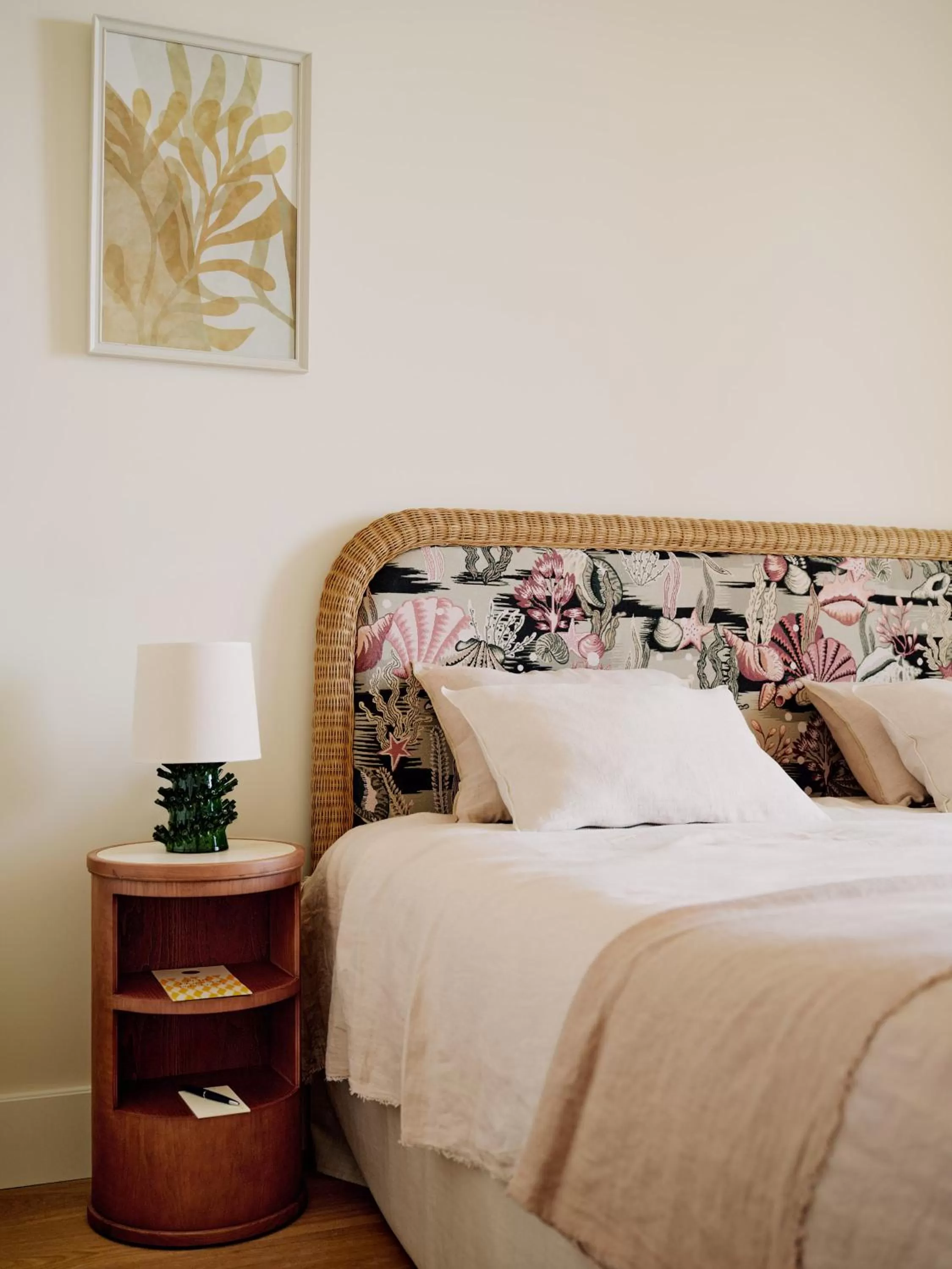 Bedroom, Bed in Hôtel La Pérouse Nice Baie des Anges
