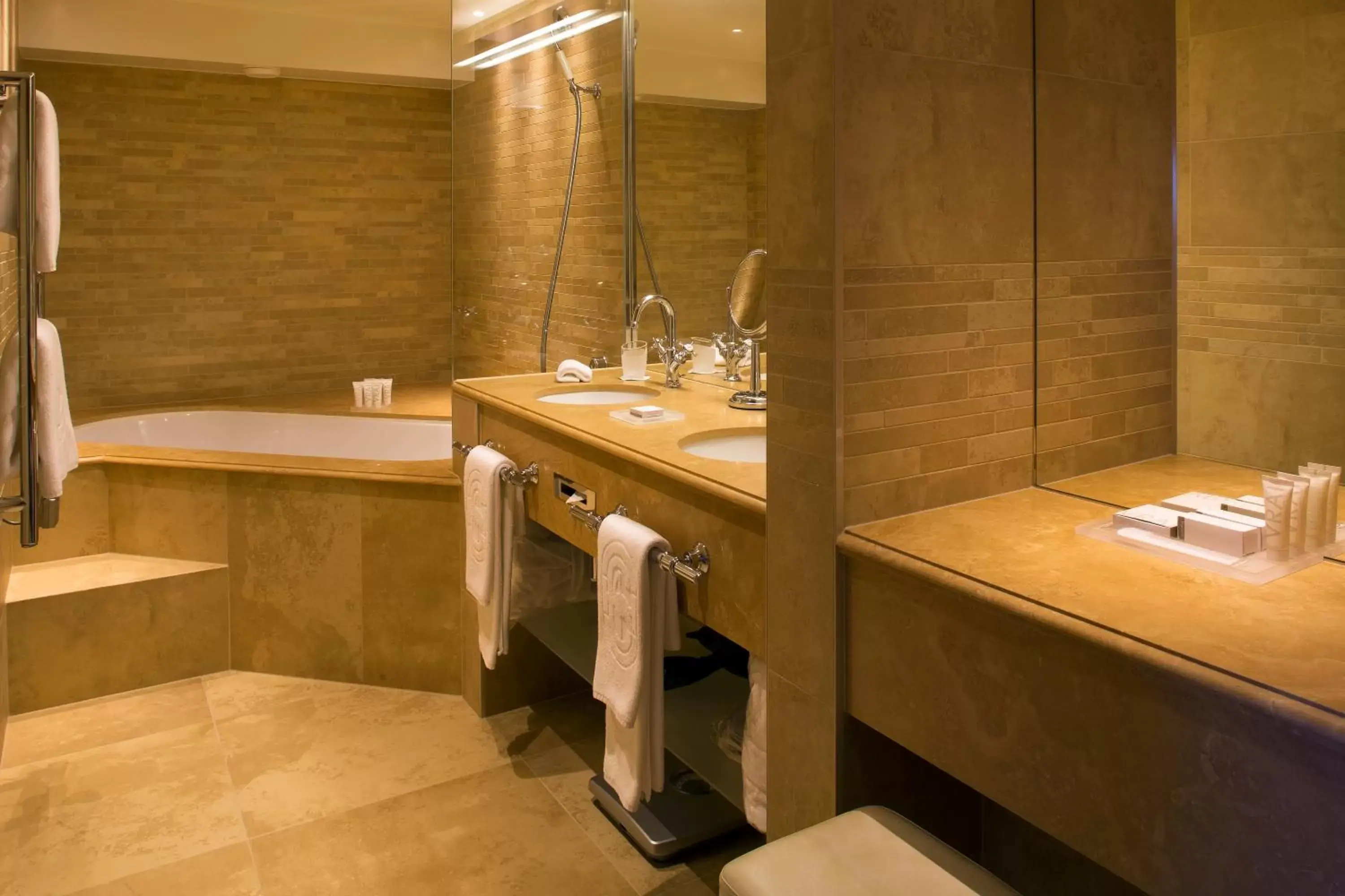 Duplex Suite with Queen Bed in Hôtel de la Cigogne Duplex Suite with Queen Bed in Hôtel de la Cigogne