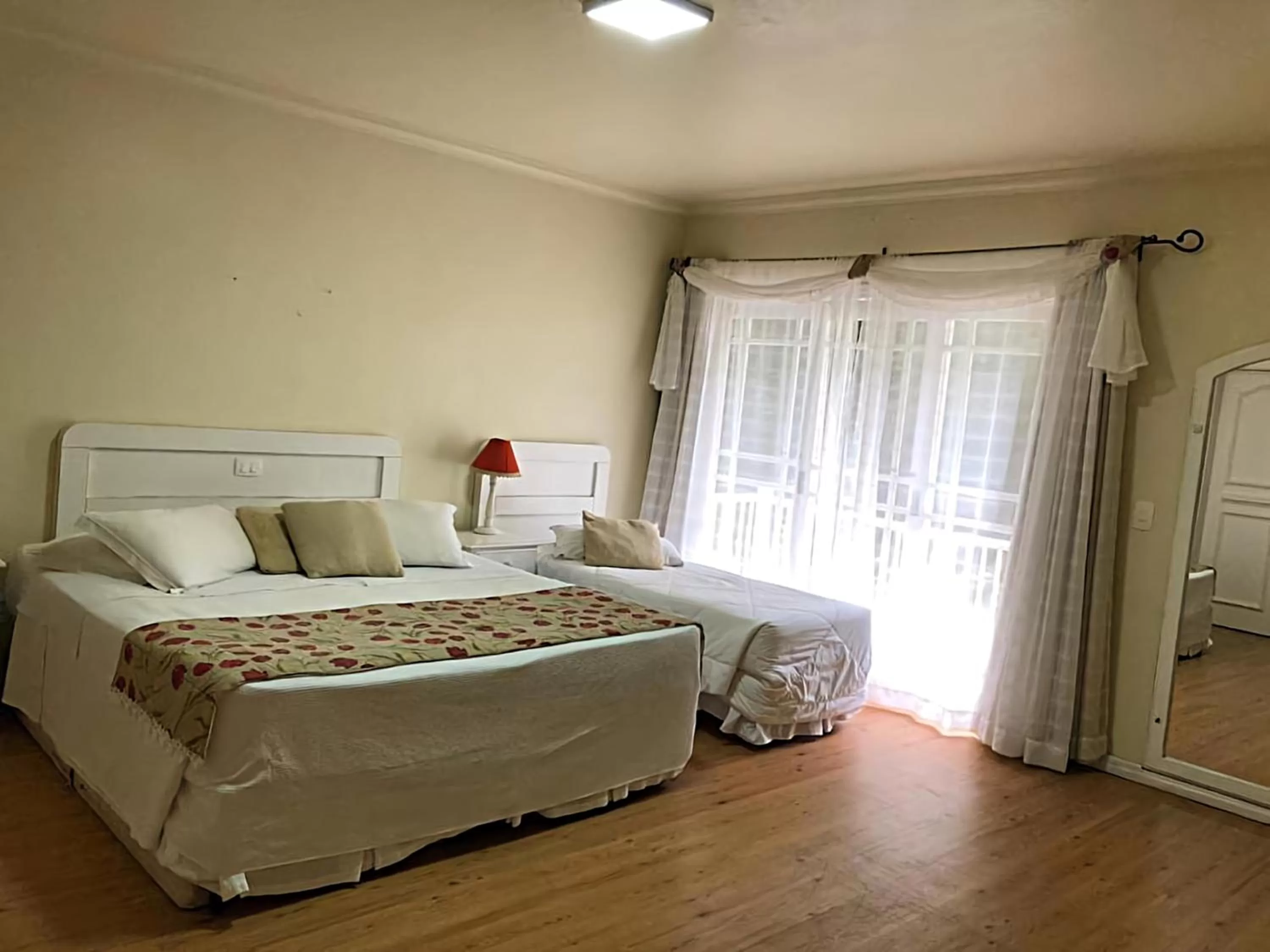 Photo of the whole room, Bed in Pousada dos Anjos