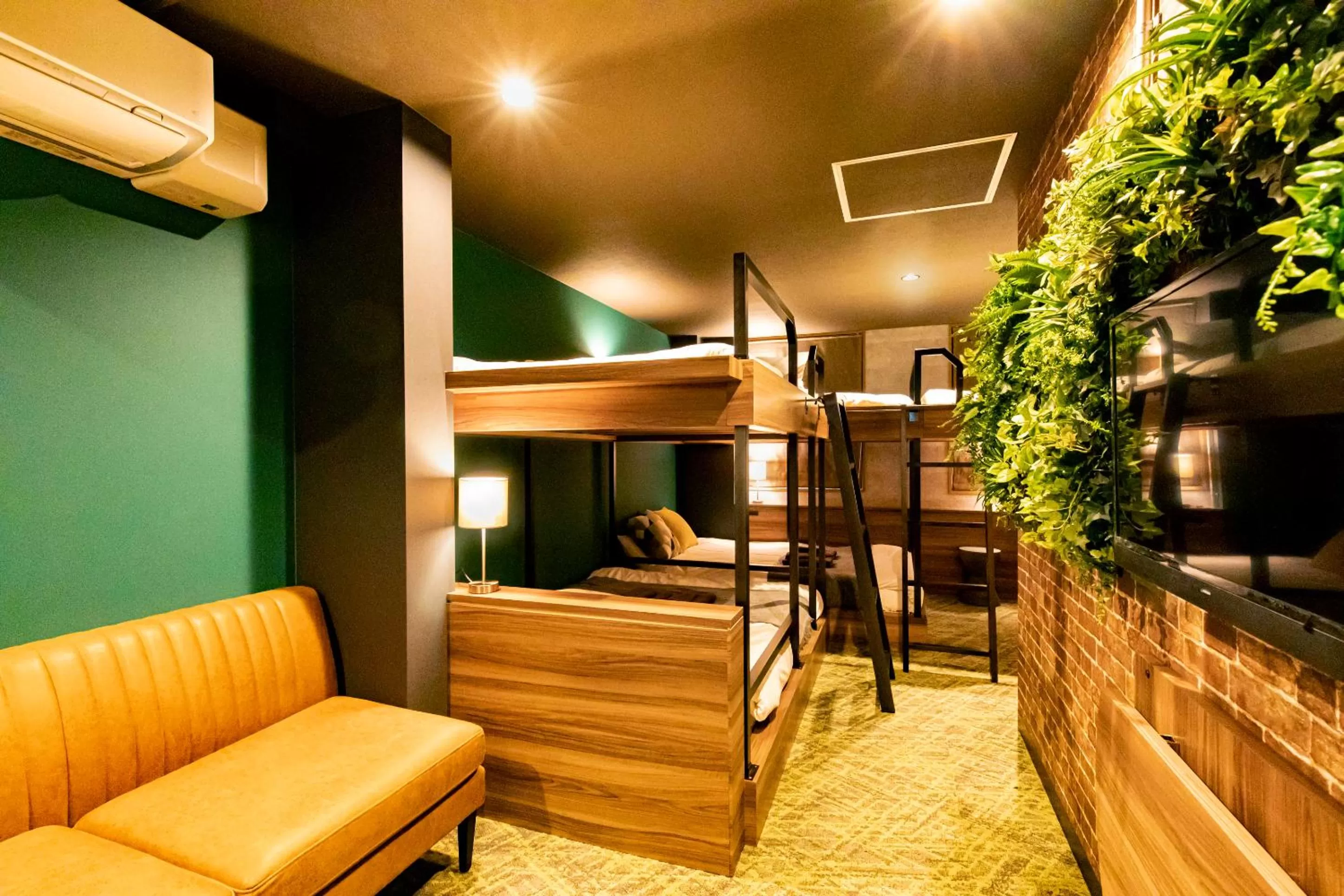 UNDER RAILWAY HOTEL AKIHABARA